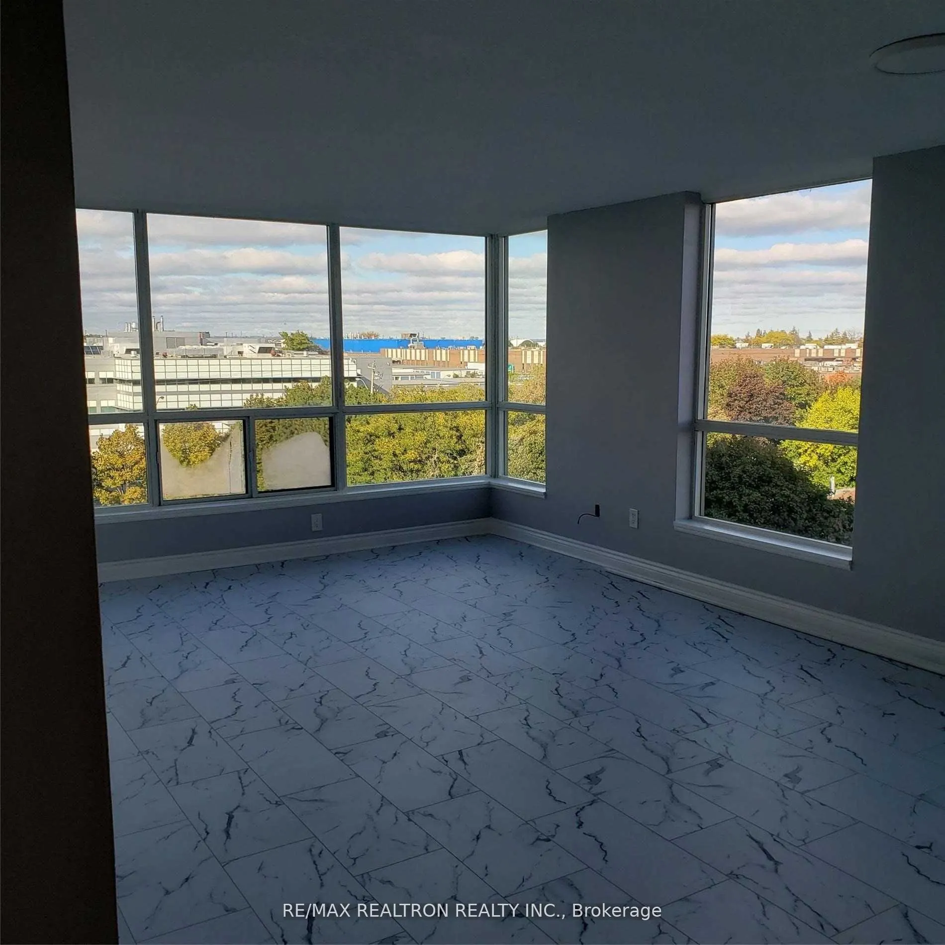 4727 Sheppard Avenue E #704