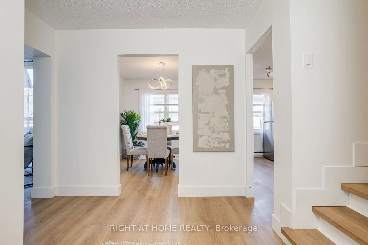 580 Mary Street E #207