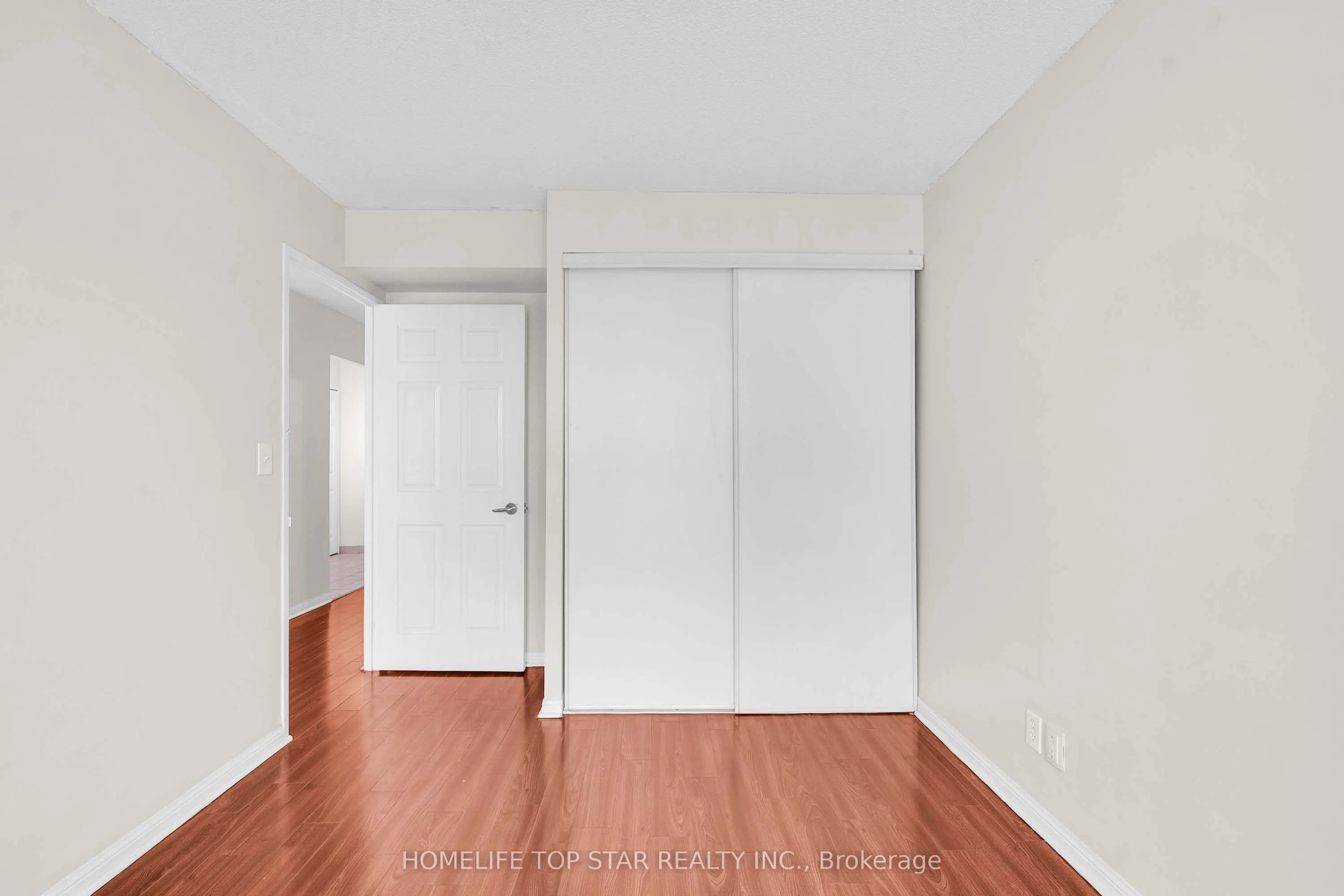 8 Lee Centre Drive #1011