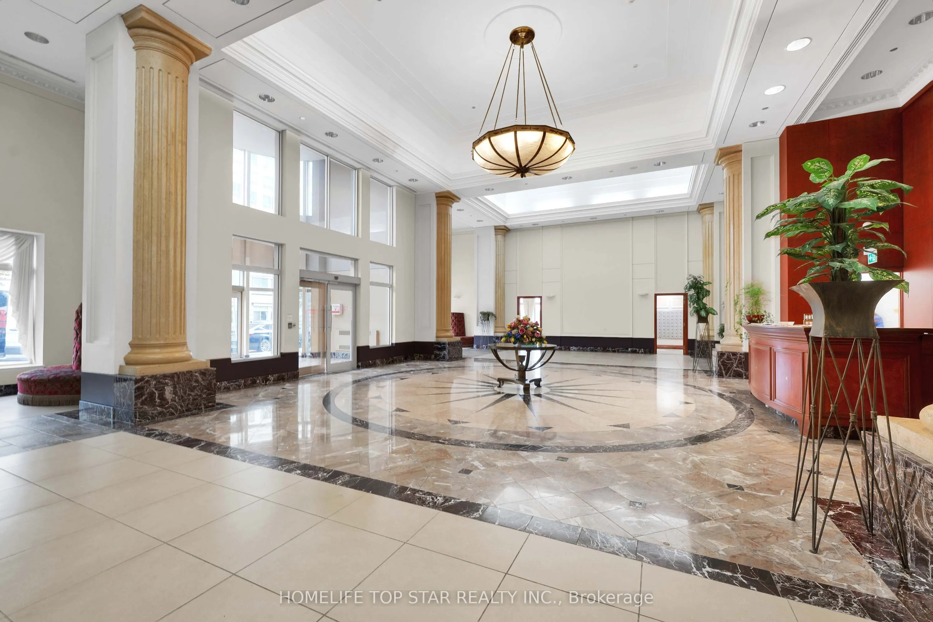 8 Lee Centre Drive #1011