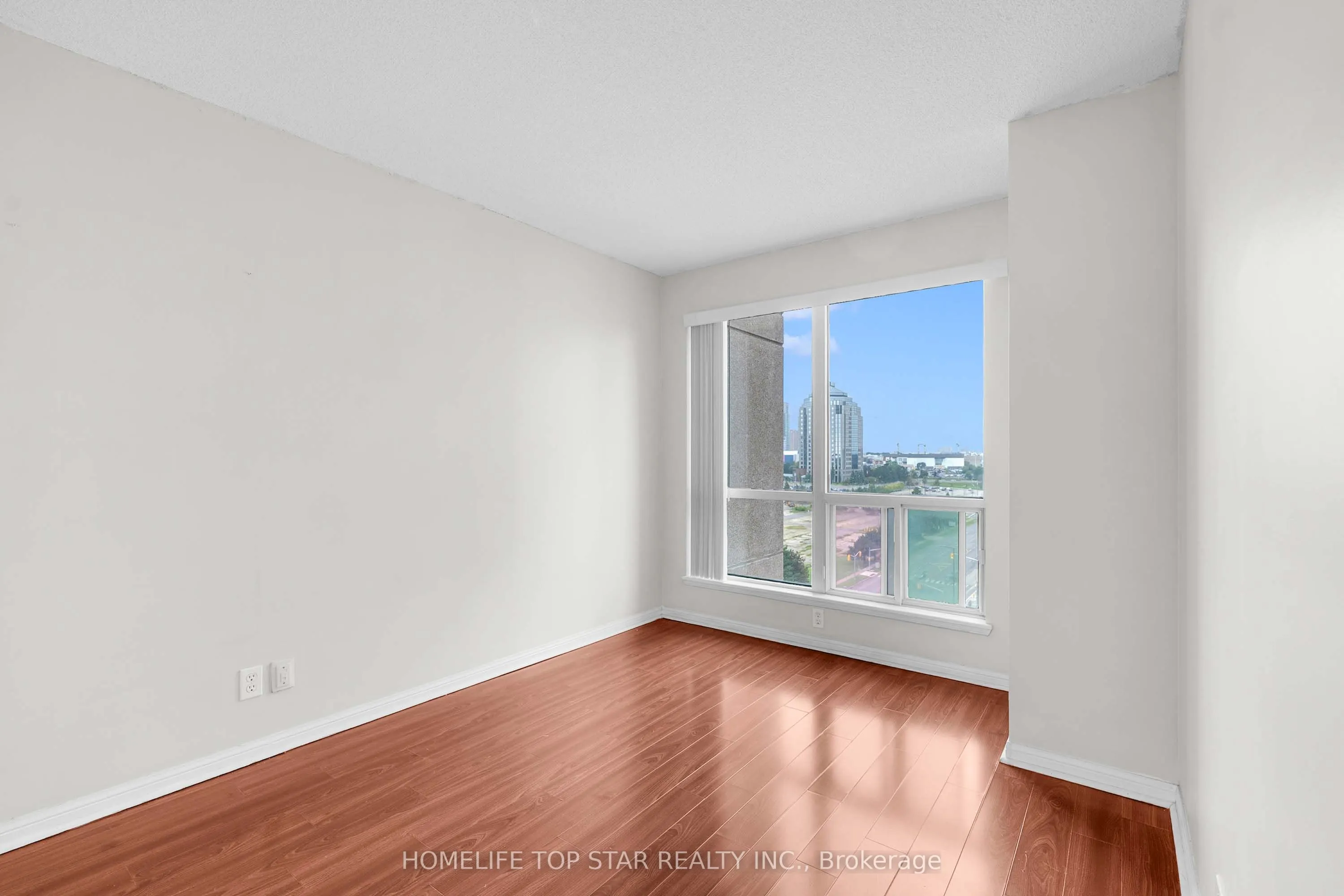 8 Lee Centre Drive #1011