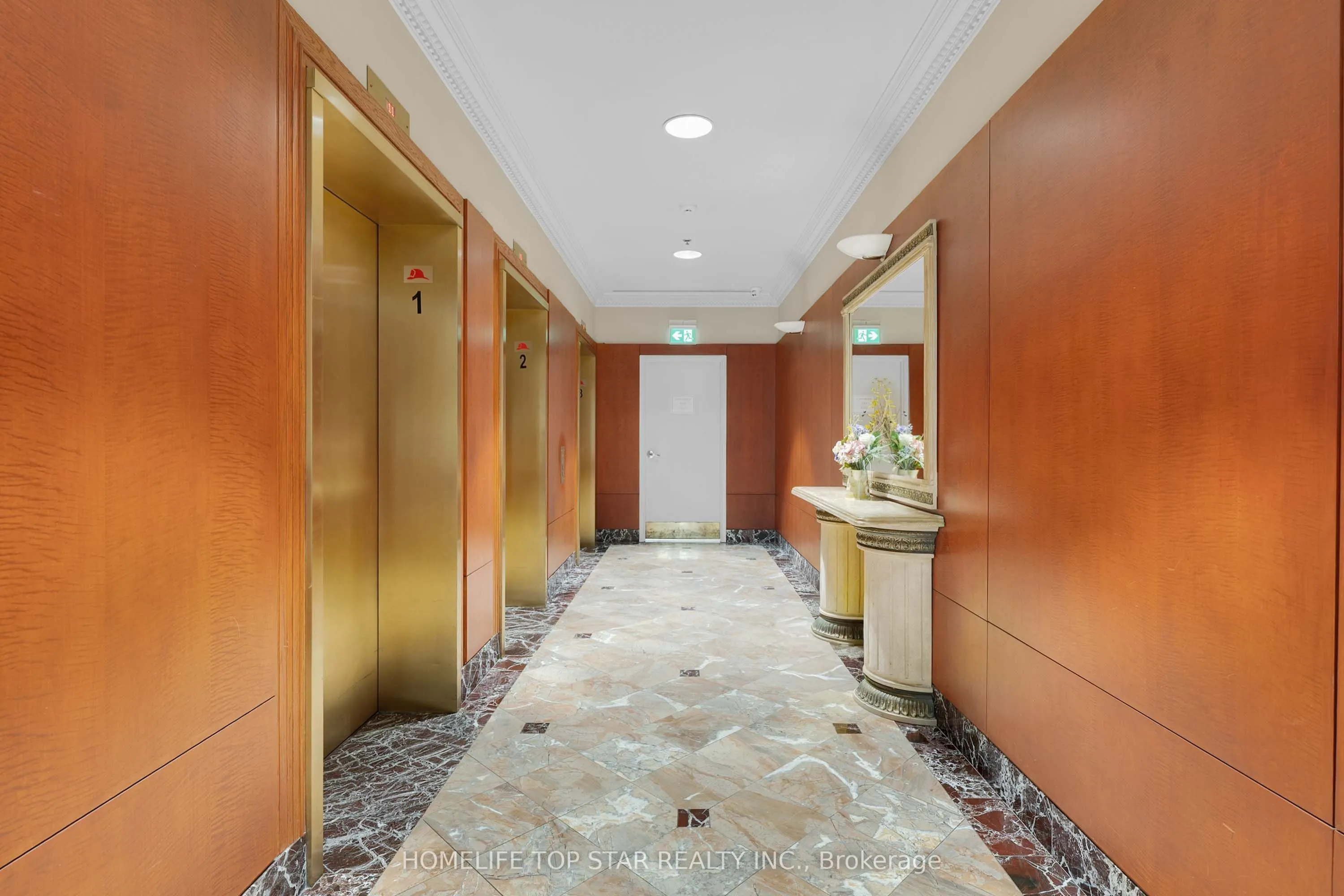 8 Lee Centre Drive #1011