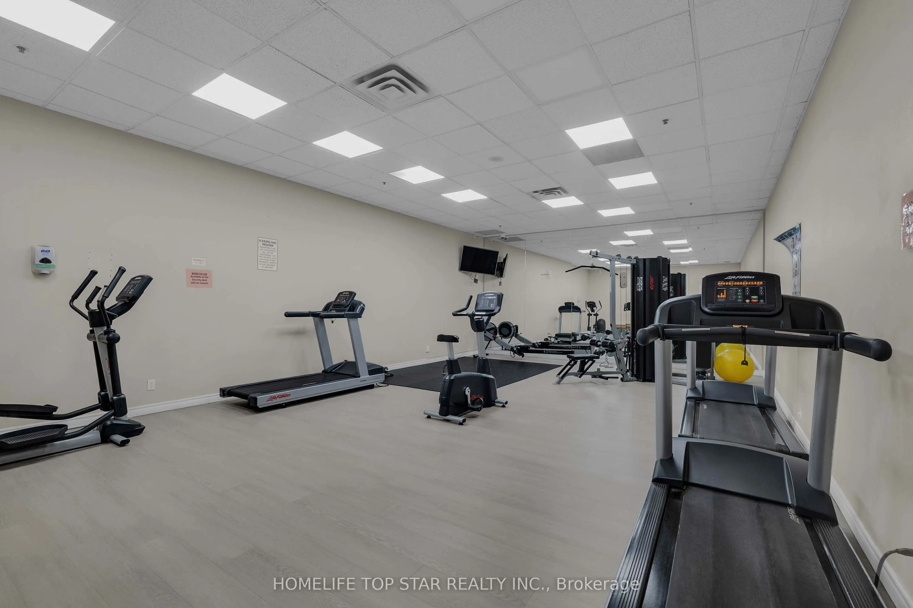 8 Lee Centre Drive #1011