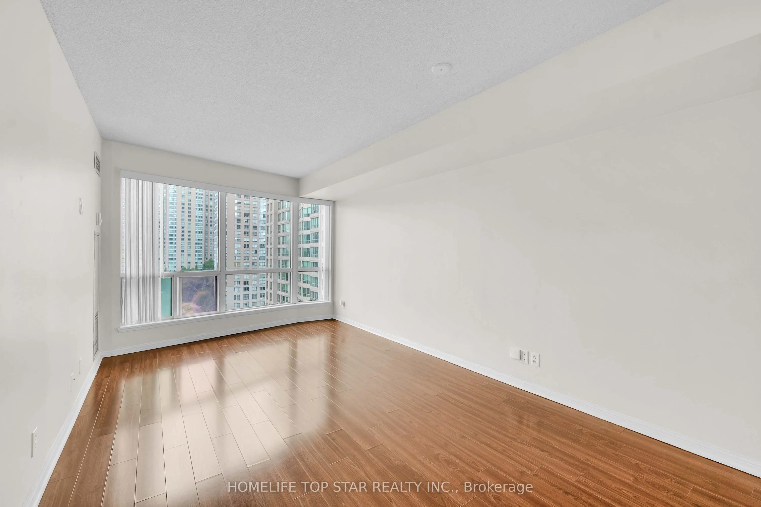 8 Lee Centre Drive #1011