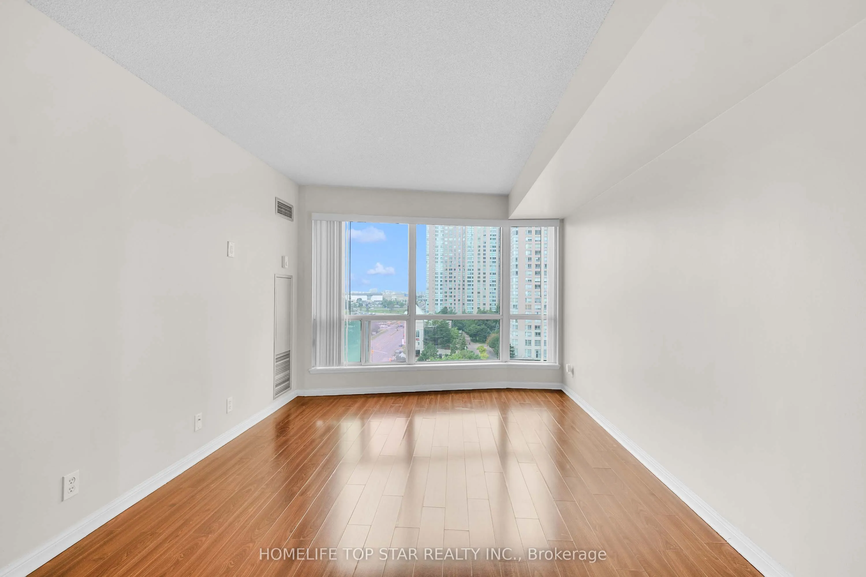 8 Lee Centre Drive #1011