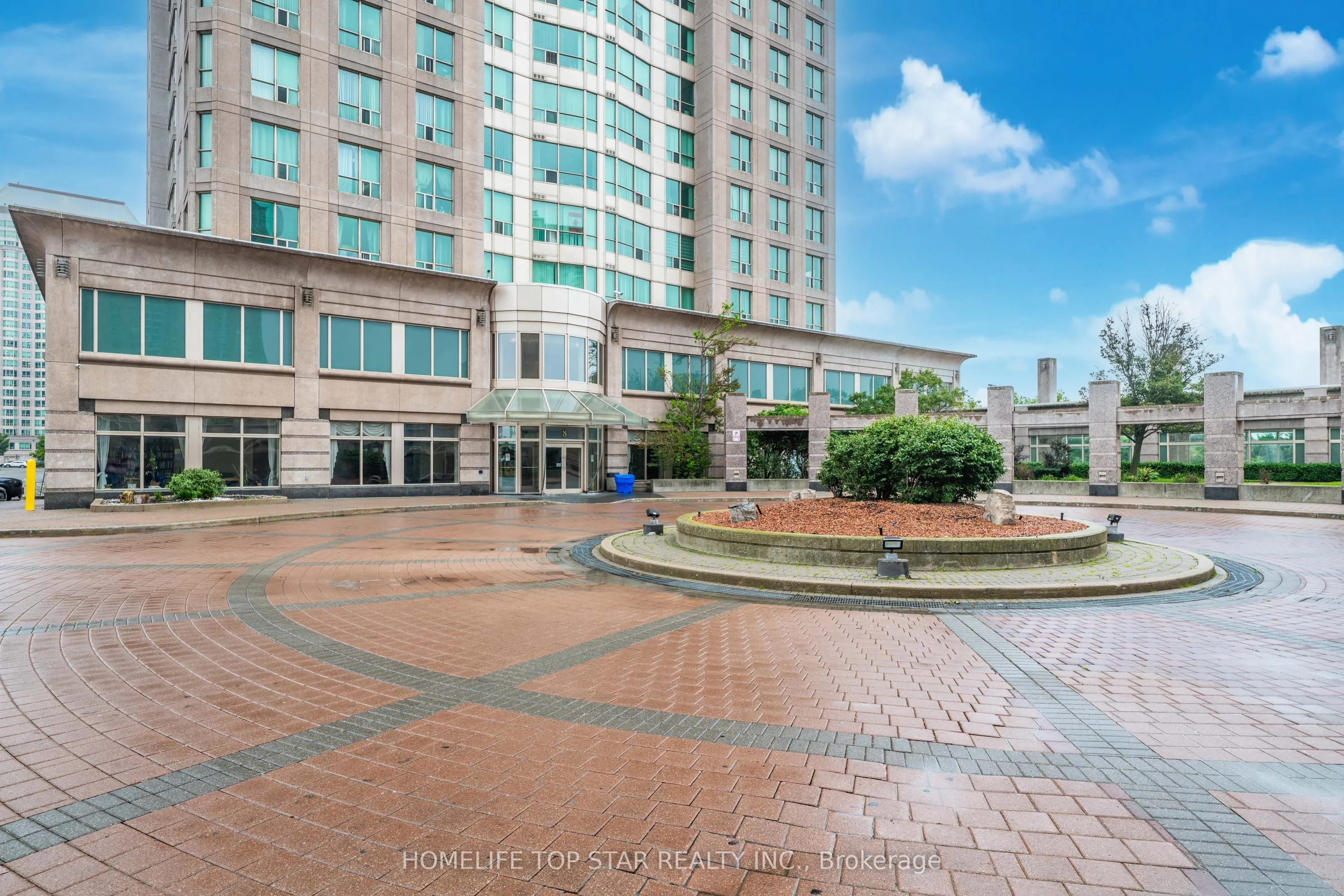 8 Lee Centre Drive #1011