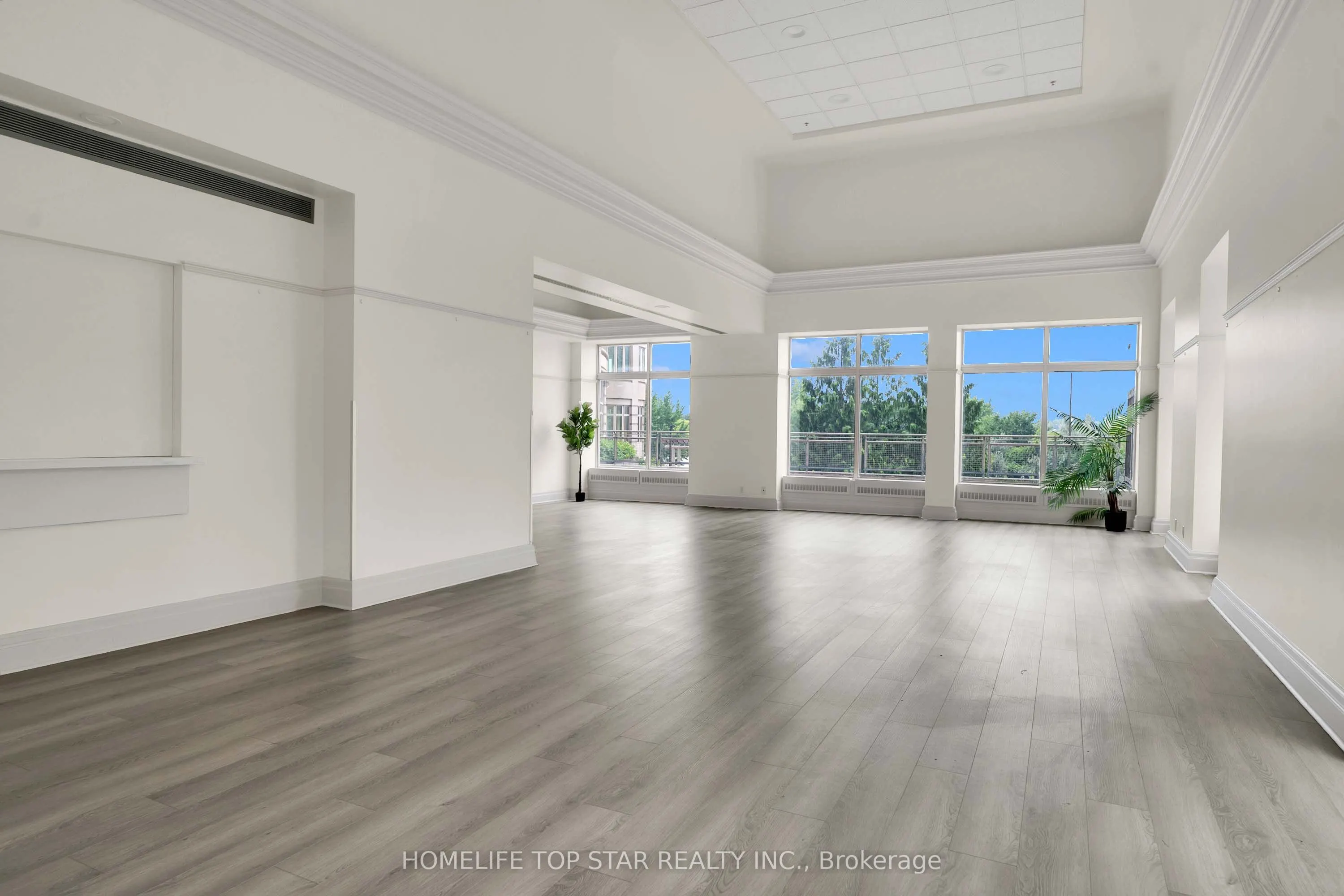 8 Lee Centre Drive #1011