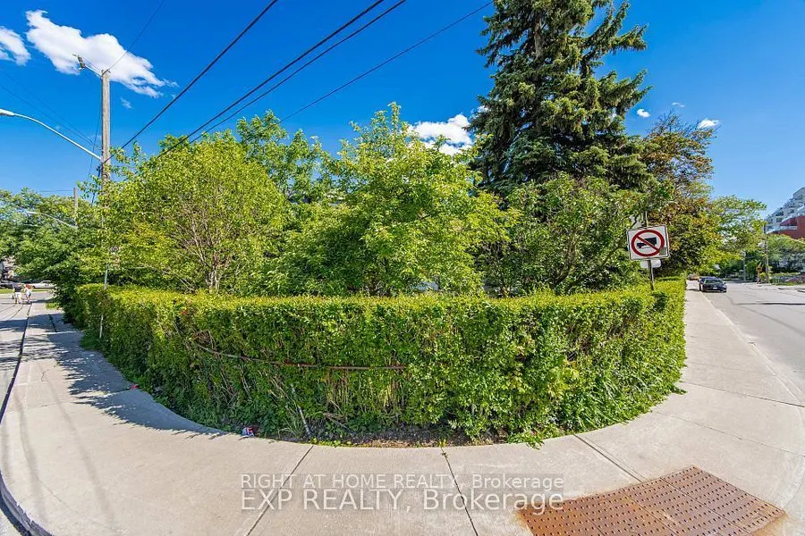 43 Ridgemoor Avenue #Main Floor