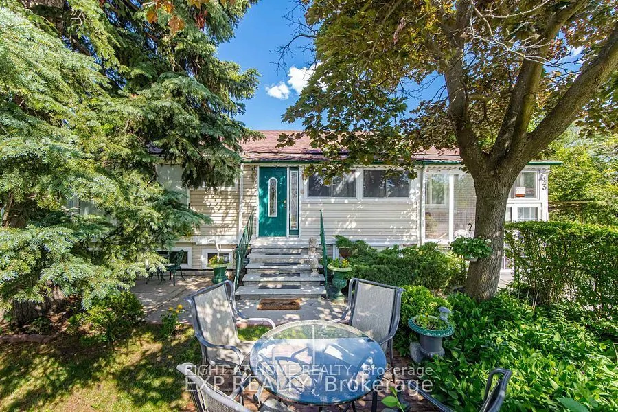 43 Ridgemoor Avenue #Main Floor