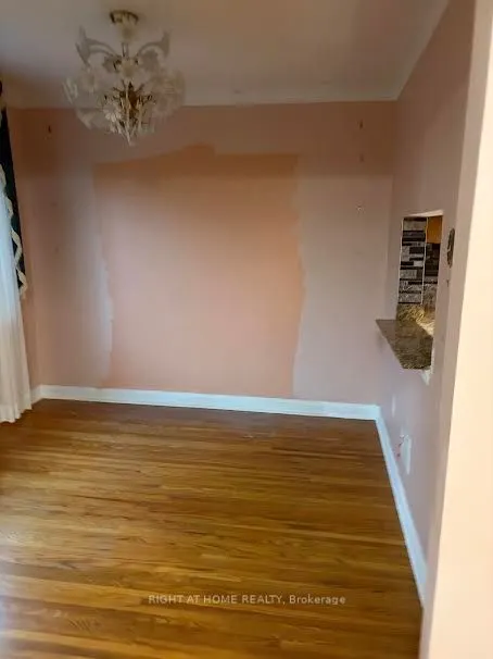 43 Ridgemoor Avenue #Main Floor