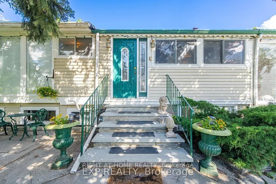 43 Ridgemoor Avenue #Main Floor