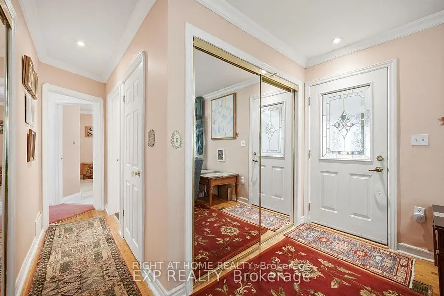 43 Ridgemoor Avenue #Main Floor