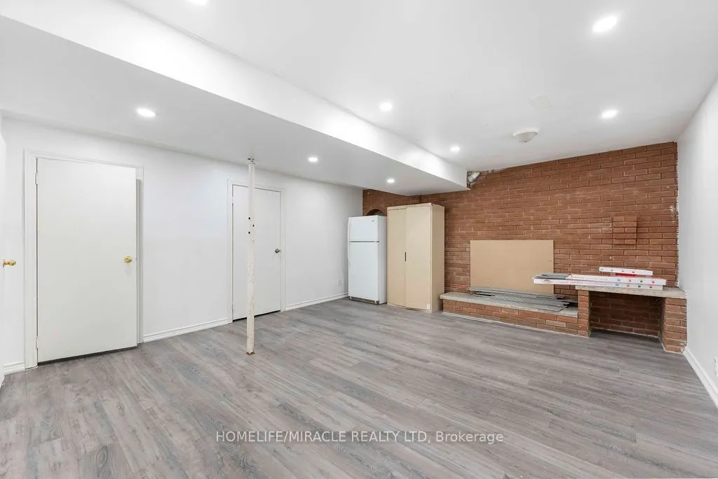 2037 Simcoe Street N #Basement