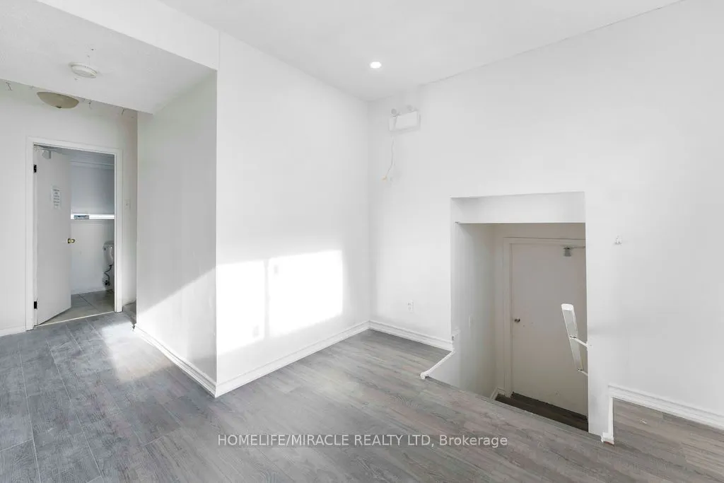 2037 Simcoe Street N #Basement