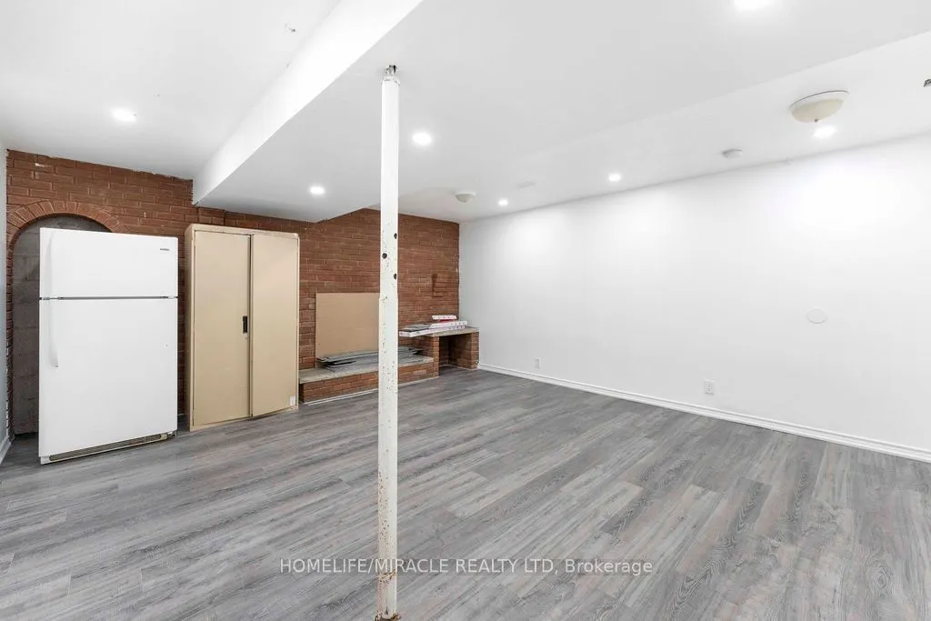2037 Simcoe Street N #Basement