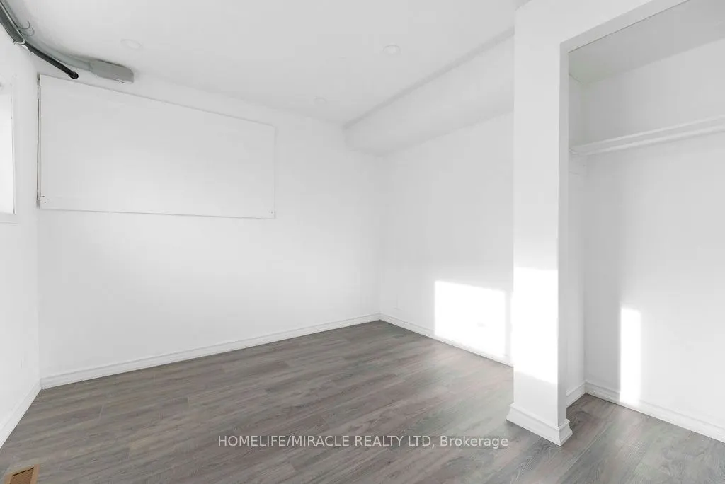 2037 Simcoe Street N #Basement