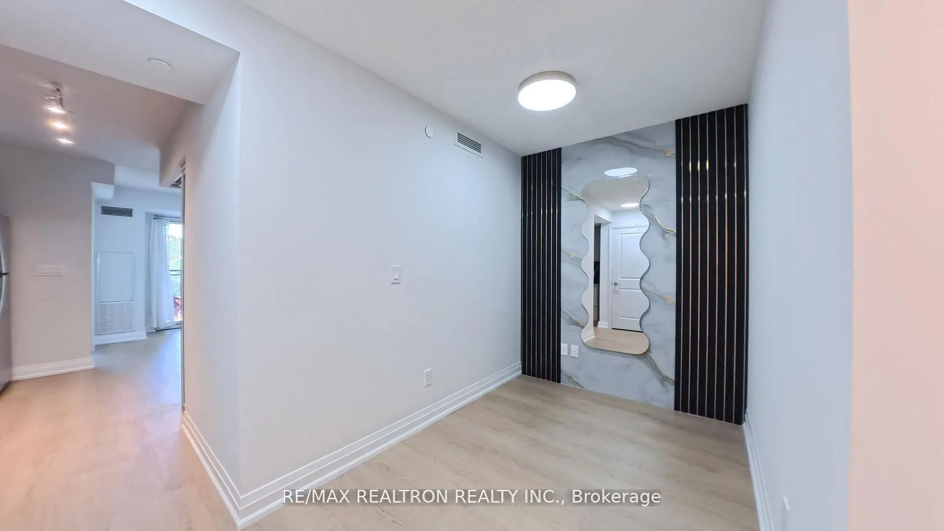 20 Meadowglen Place #322