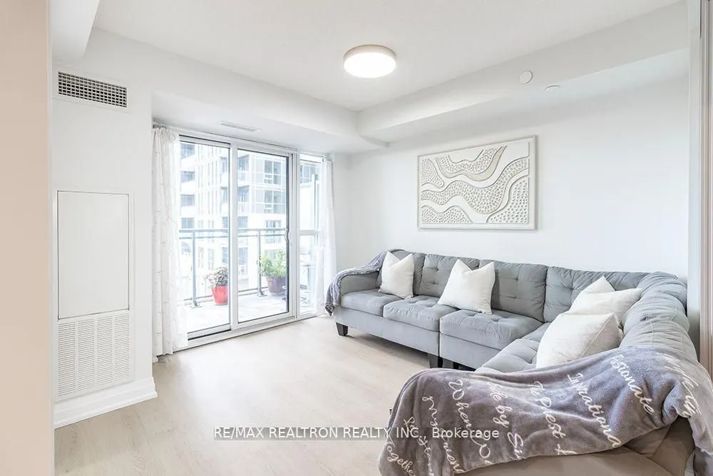 20 Meadowglen Place #322