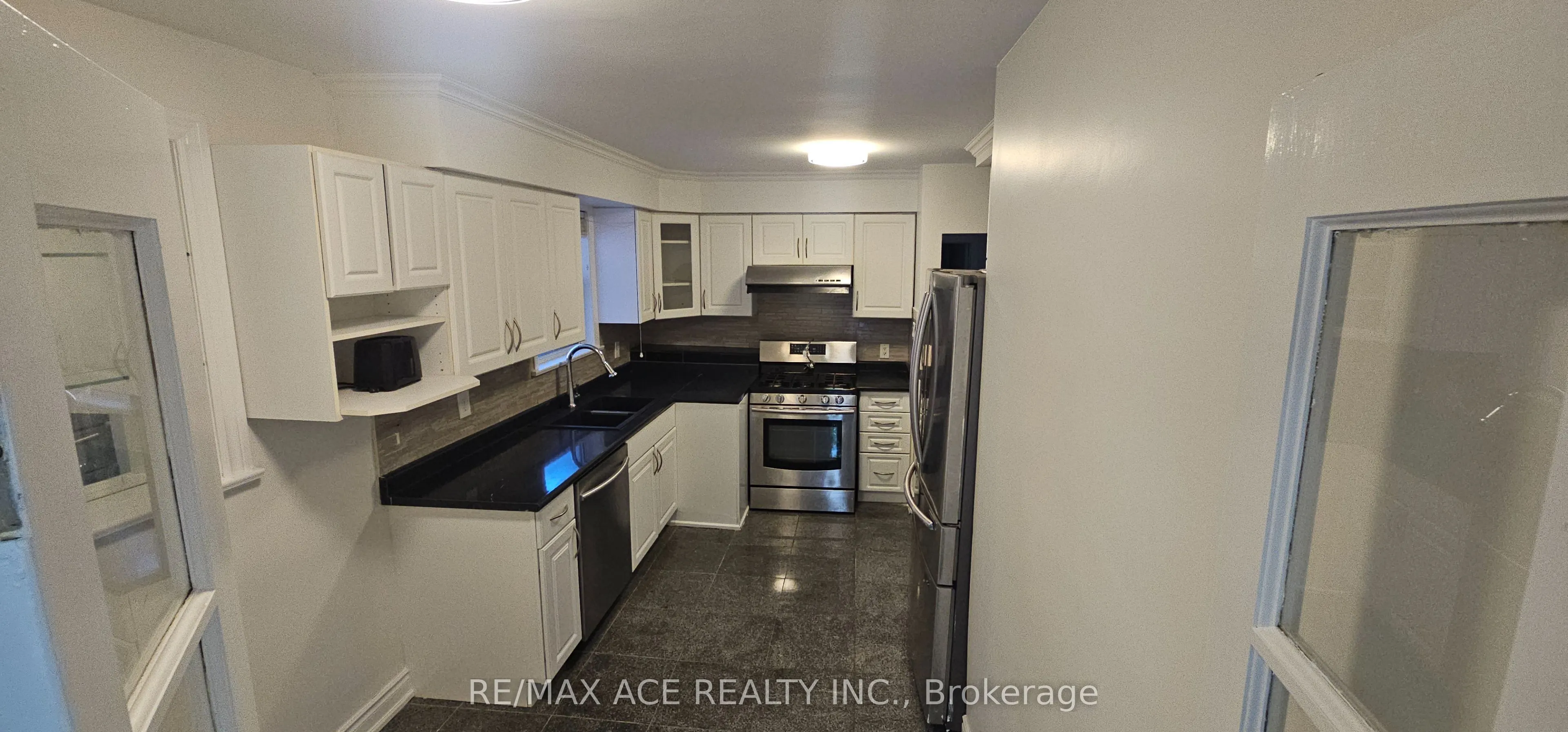 87 Lynnbrook Drive #Main