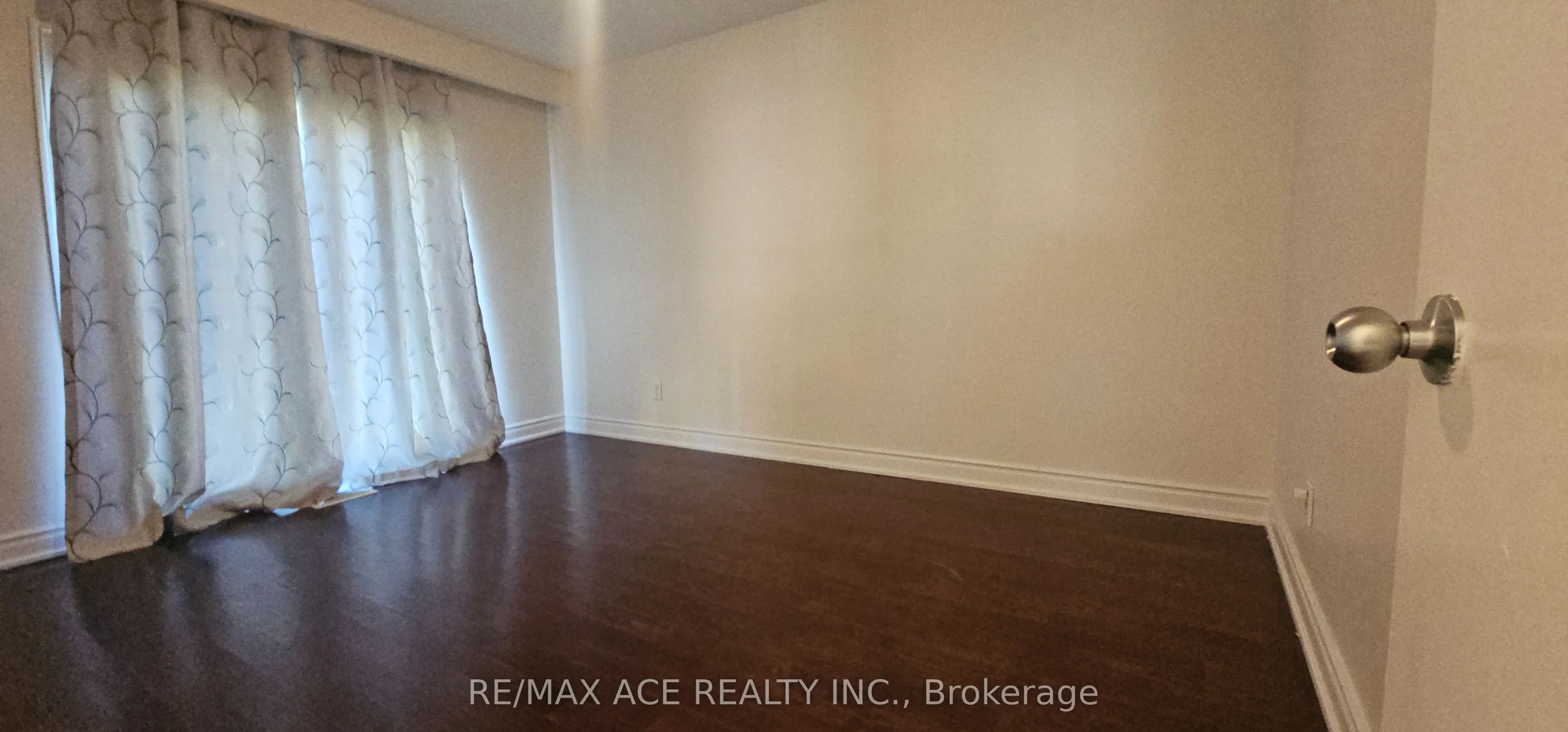 87 Lynnbrook Drive #Main