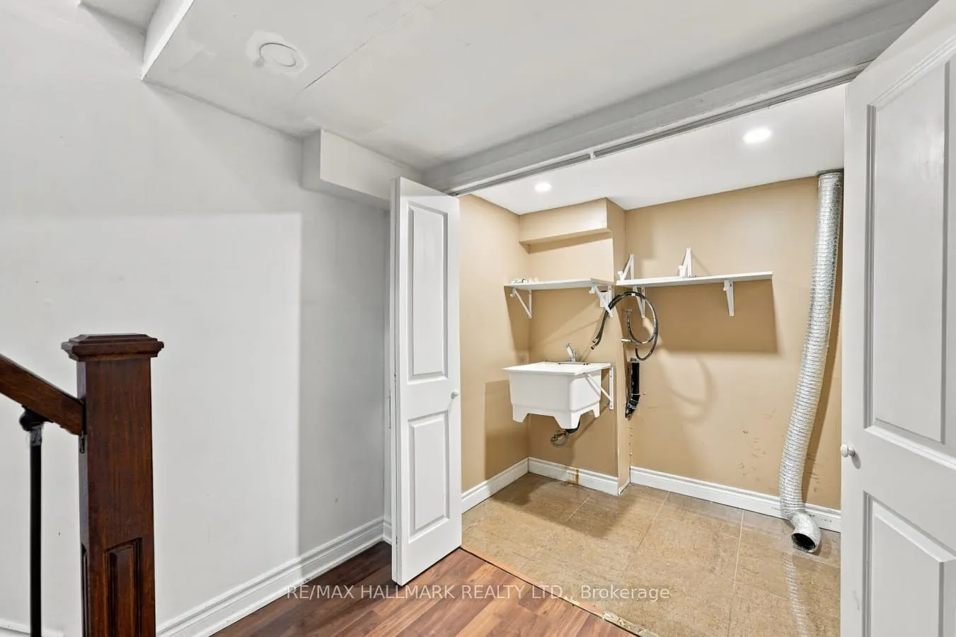 50 Verne Crescent #42