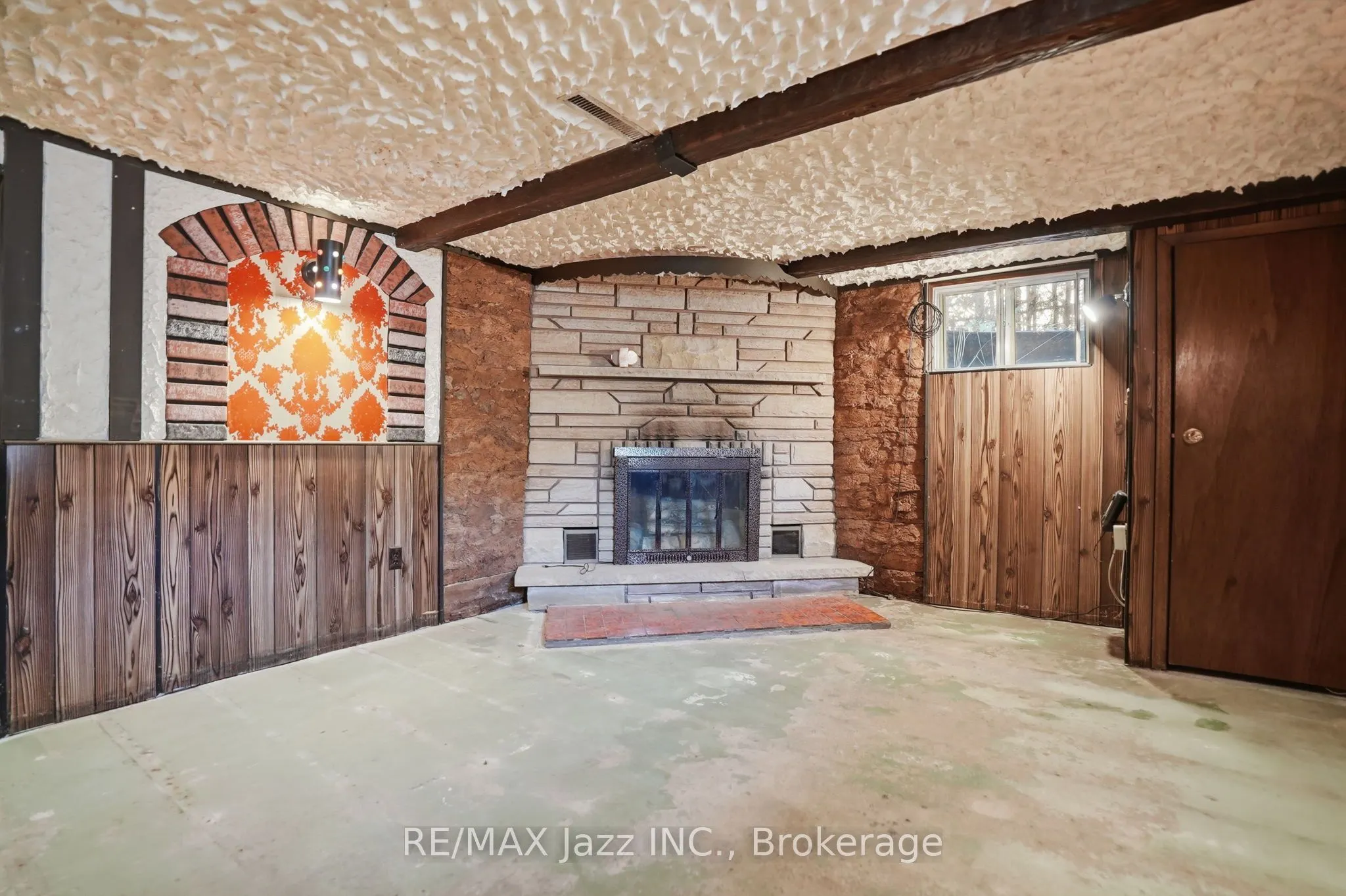 346 Conlin Road E