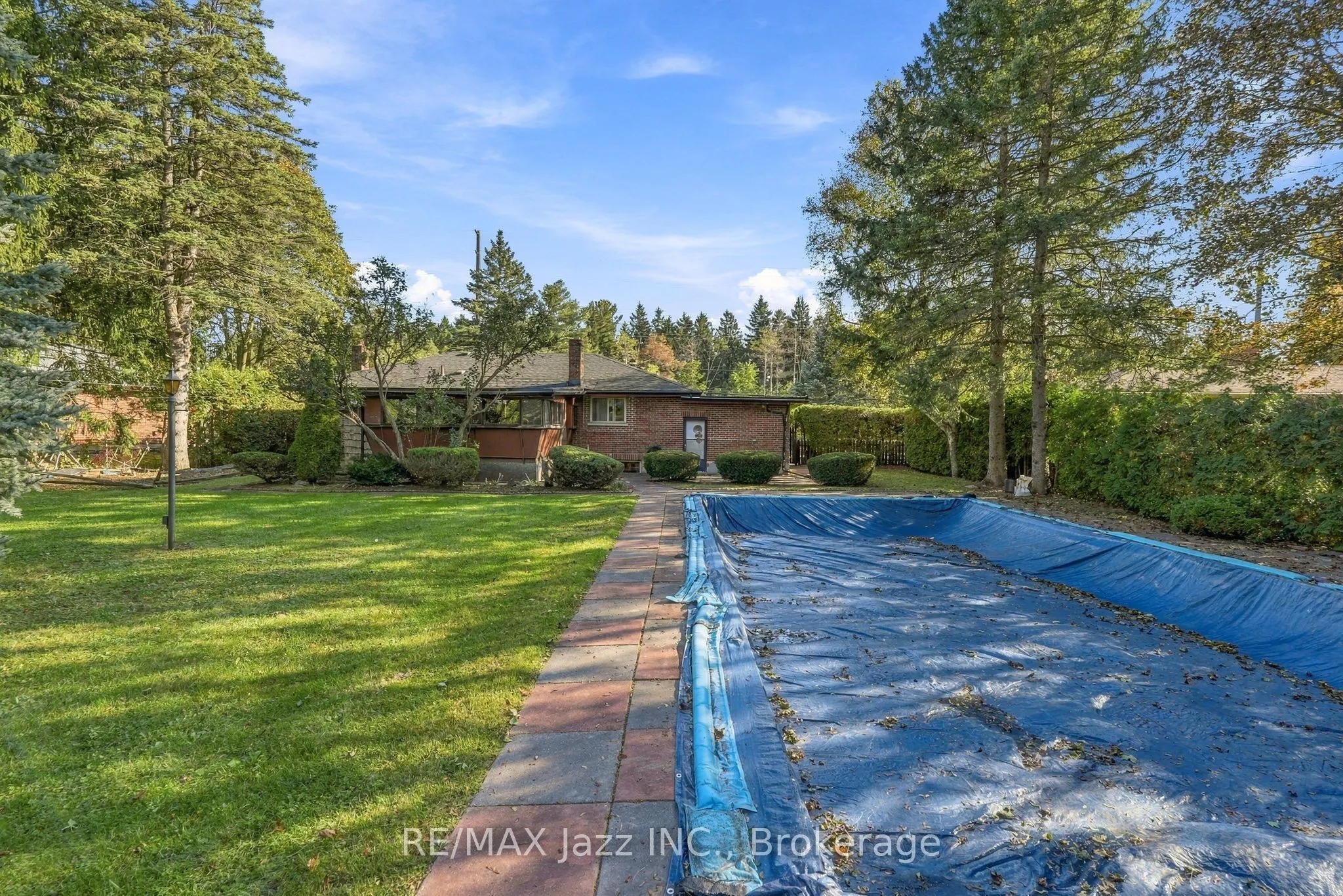 346 Conlin Road E