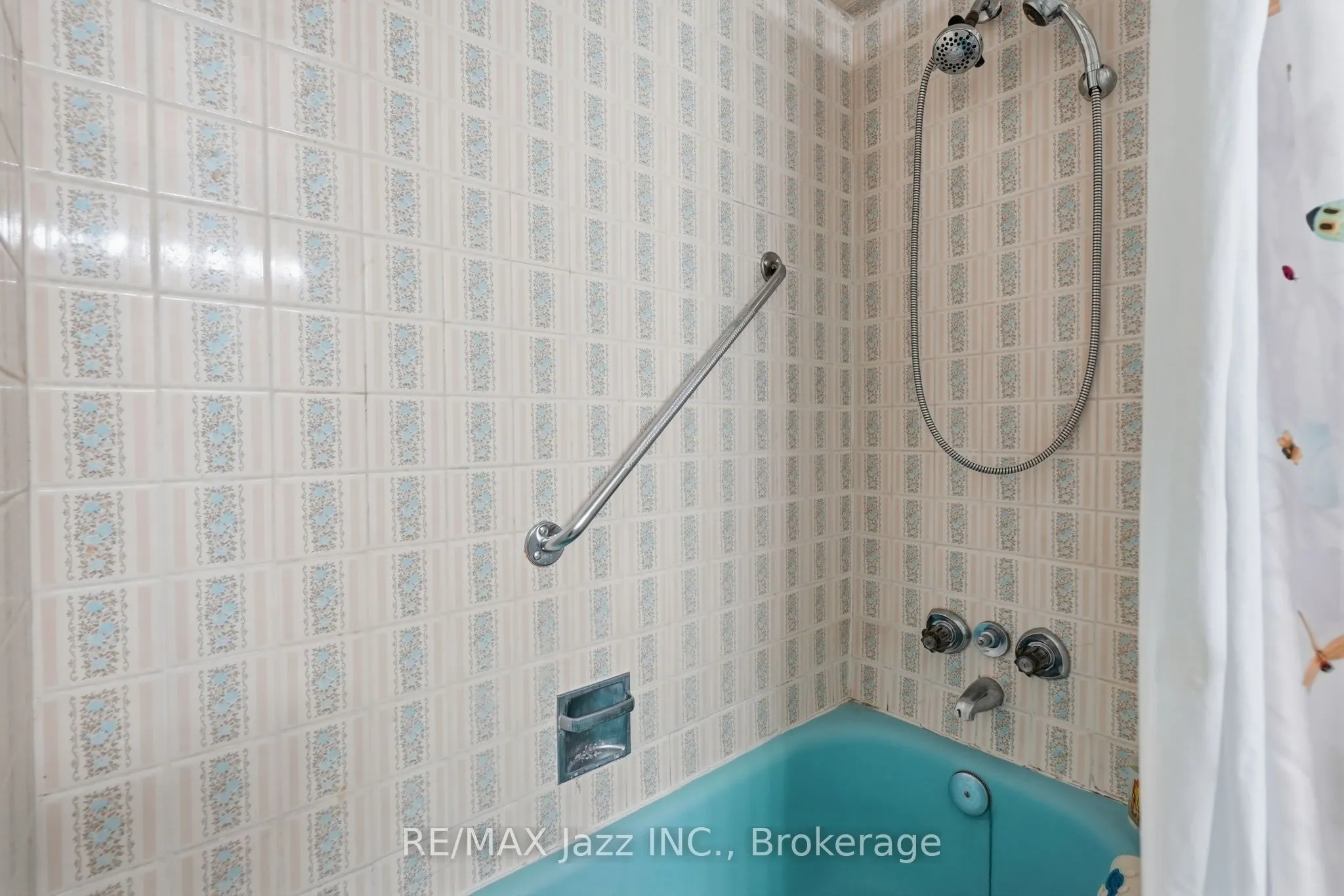 346 Conlin Road E