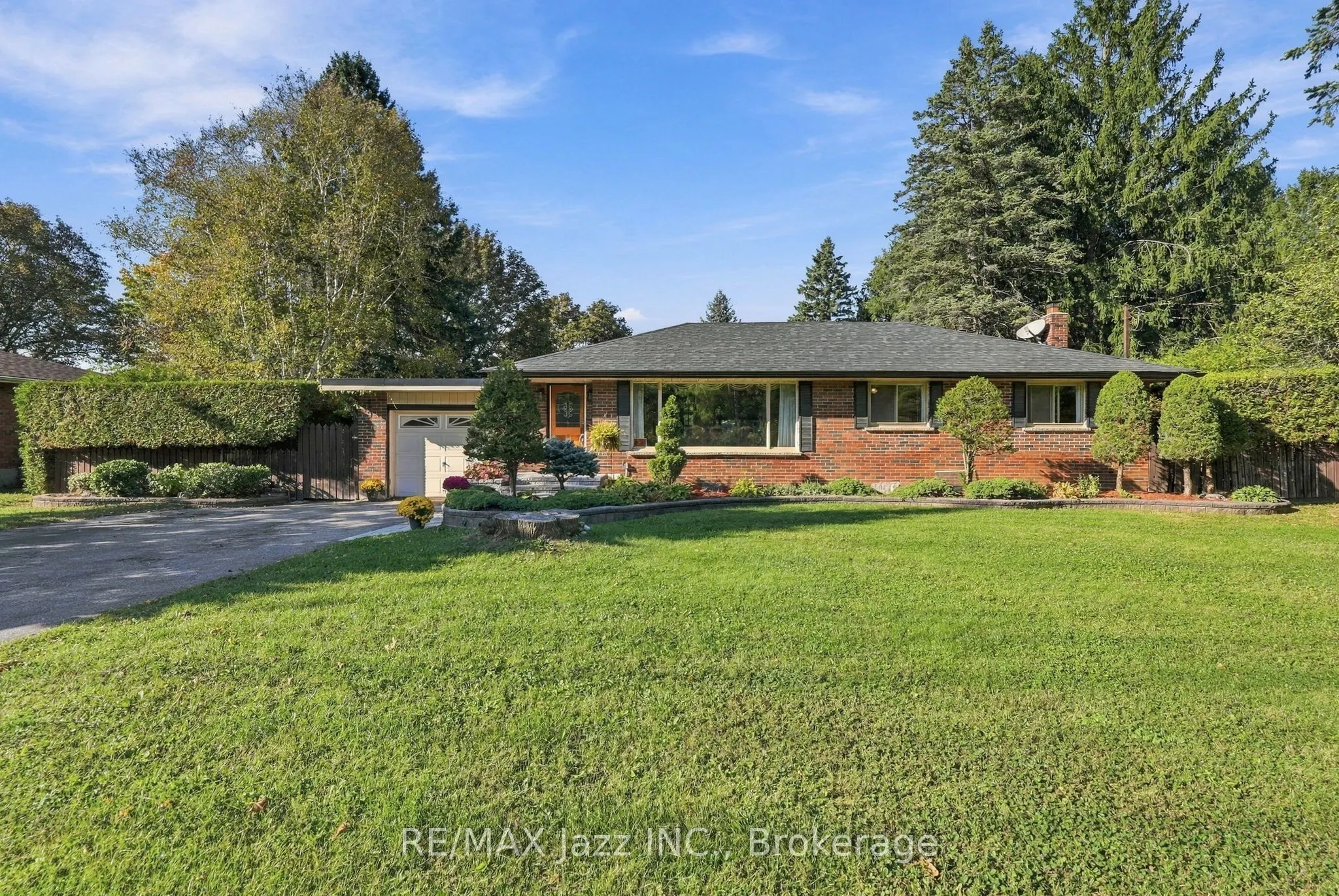346 Conlin Road E