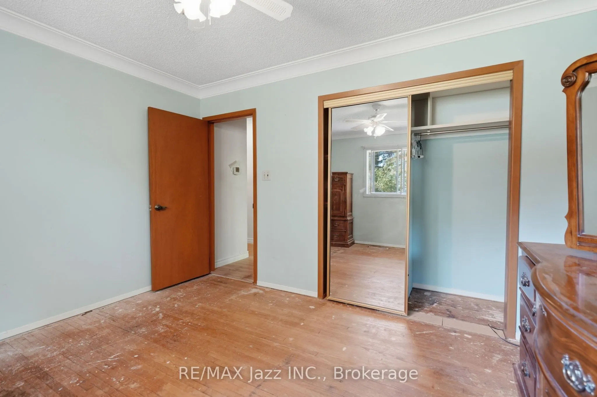 346 Conlin Road E