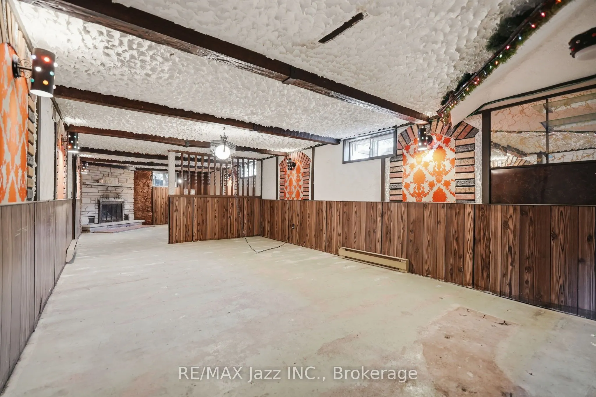 346 Conlin Road E