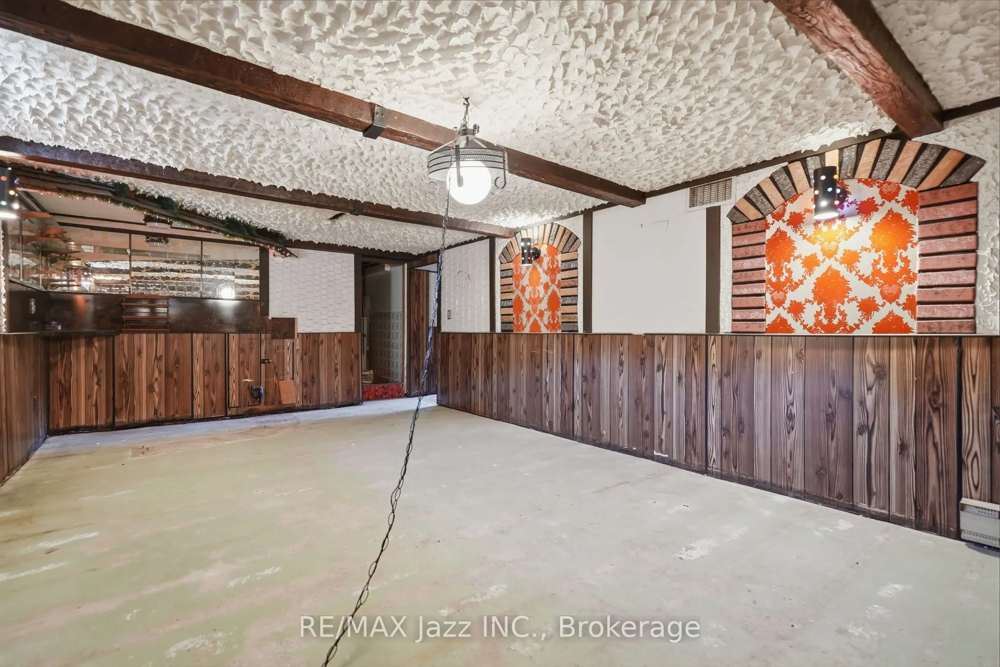 346 Conlin Road E