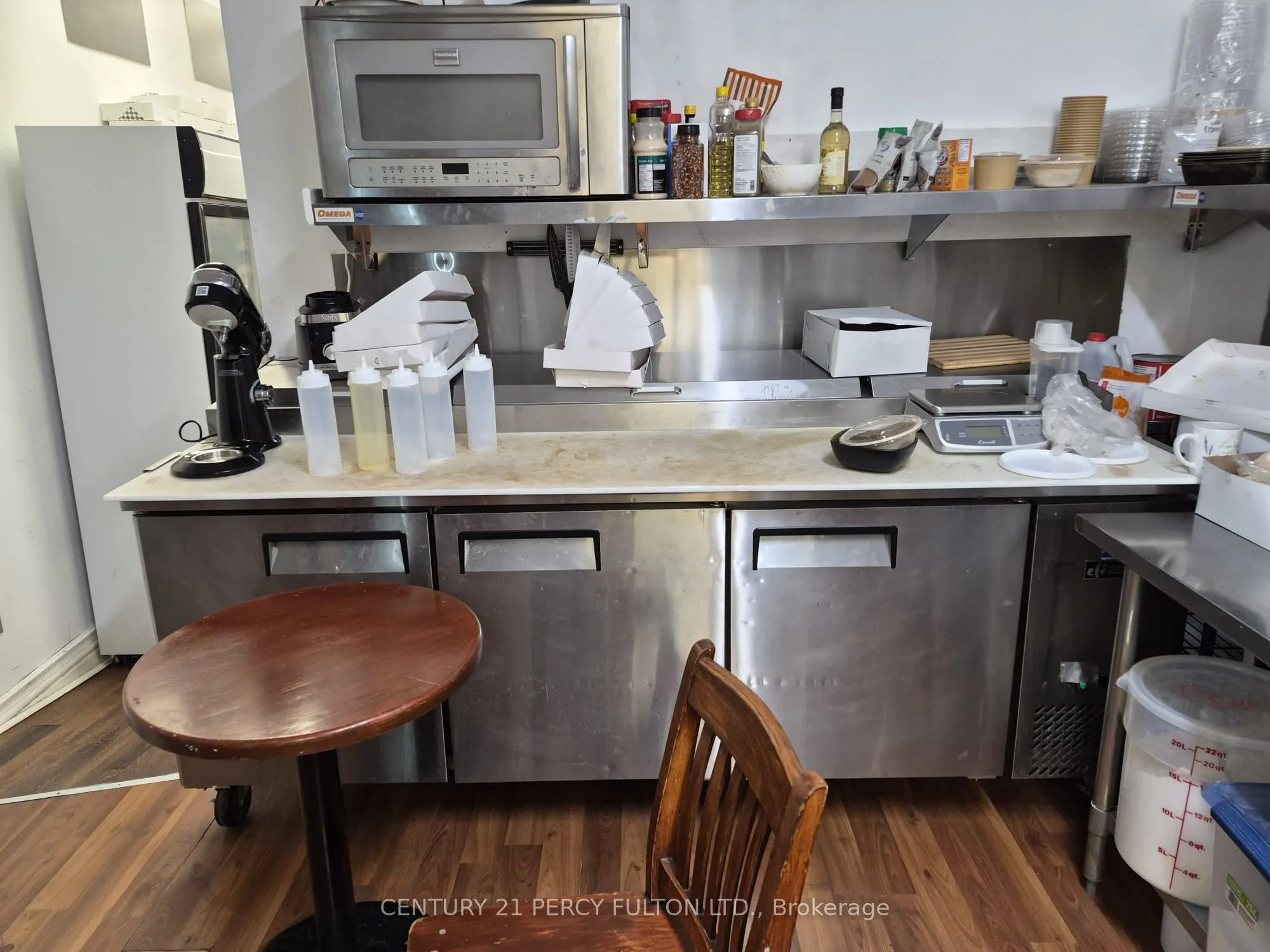 25 Simcoe Street S #Main