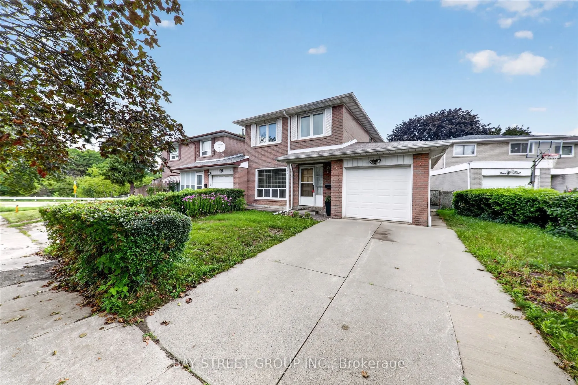 95 Tineta Crescent