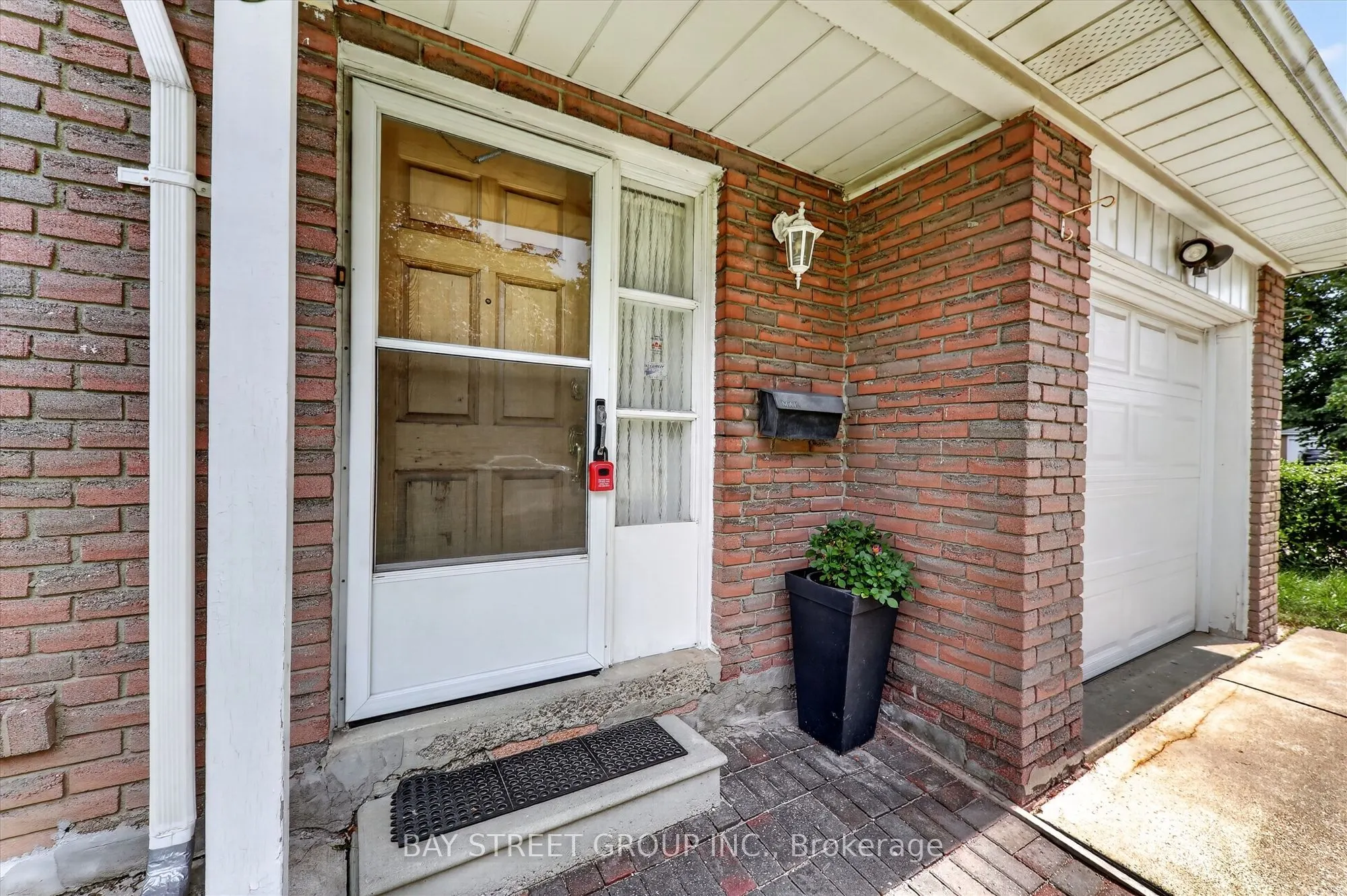 95 Tineta Crescent