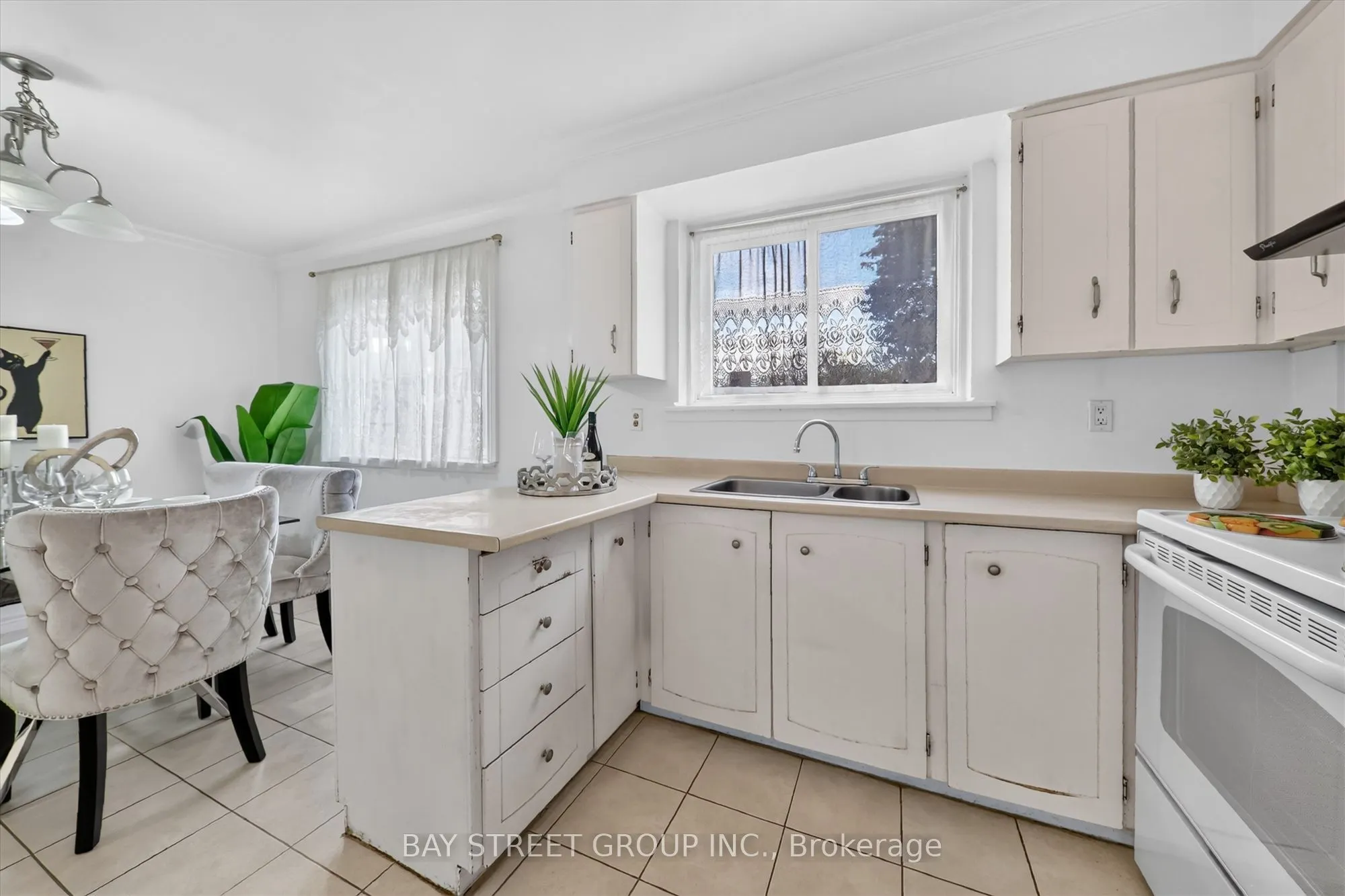 95 Tineta Crescent