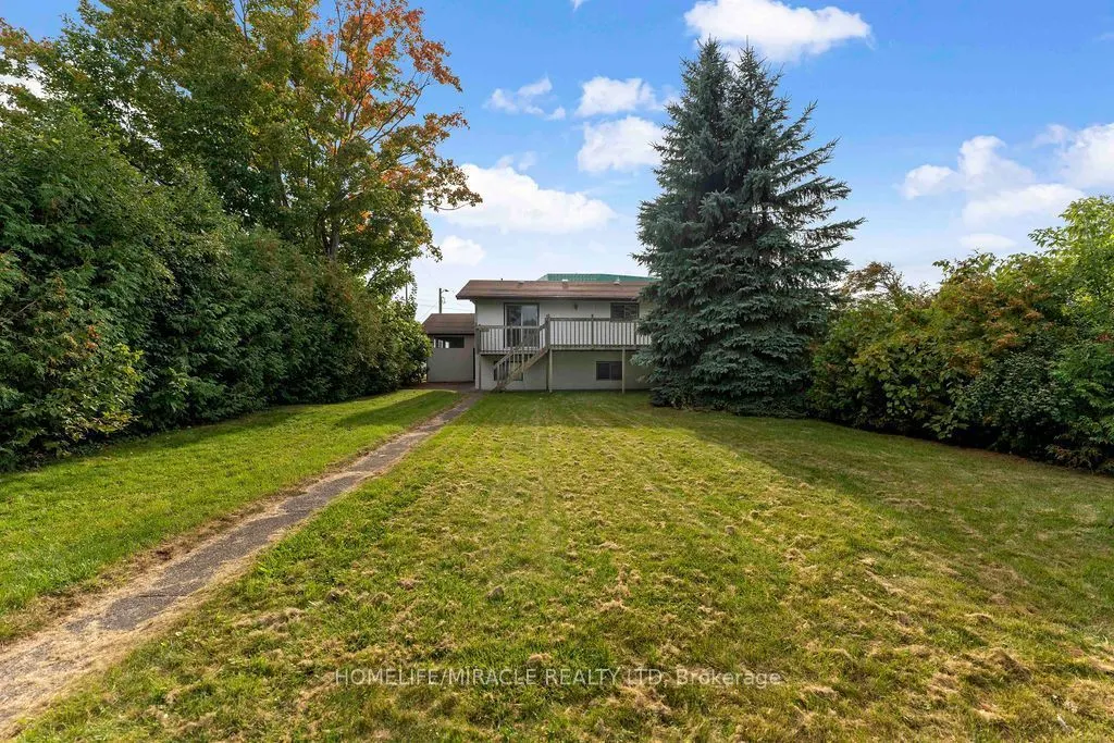 2033 Simcoe Street N