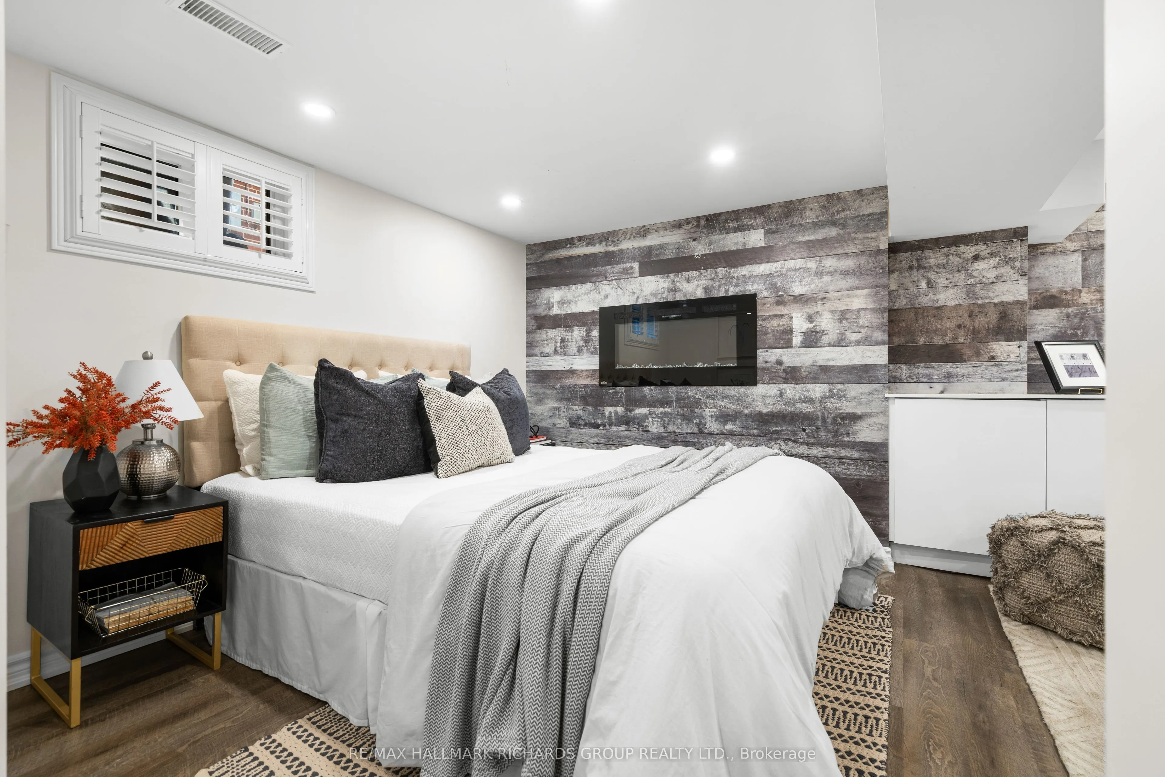 3 Phenix Drive