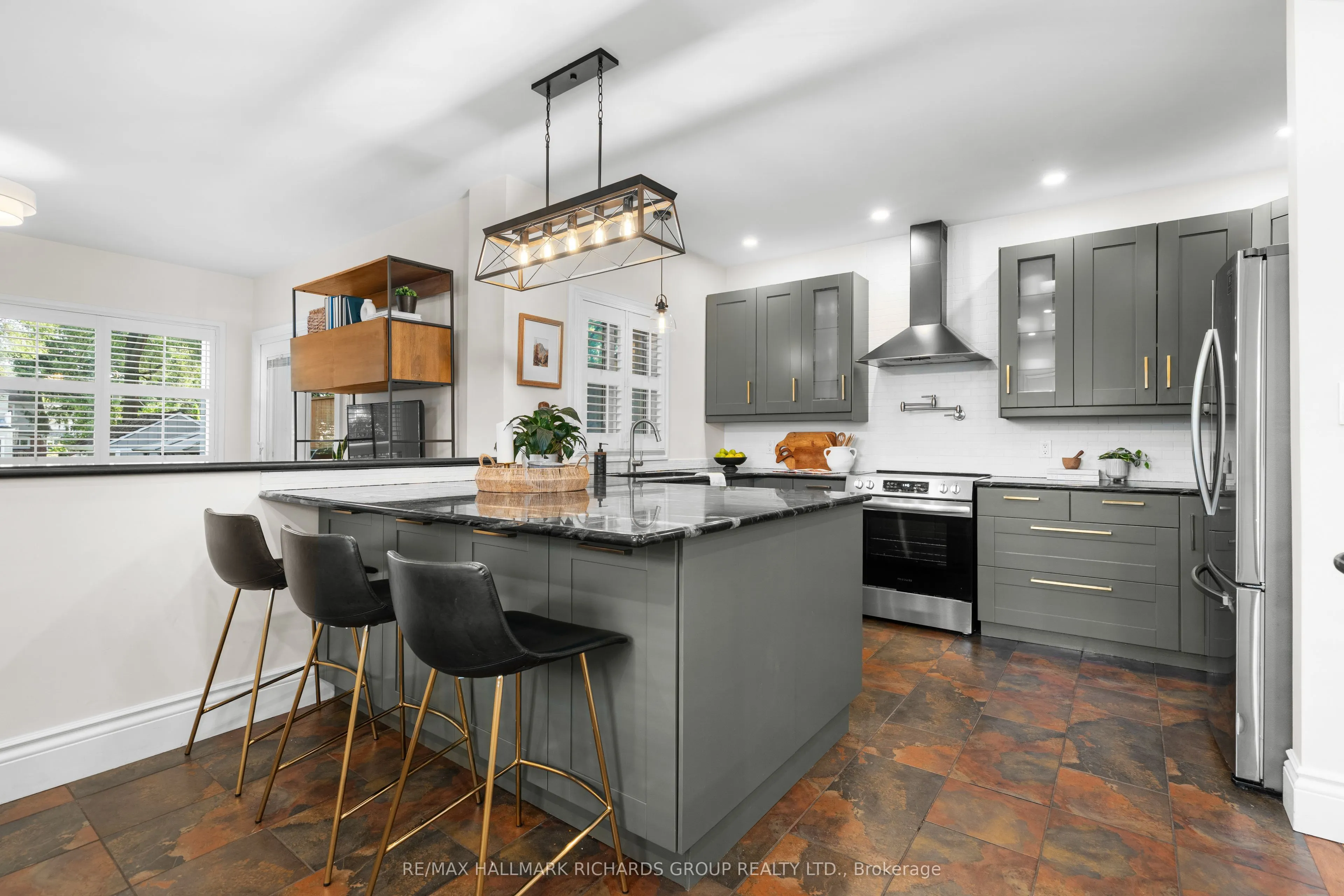 3 Phenix Drive