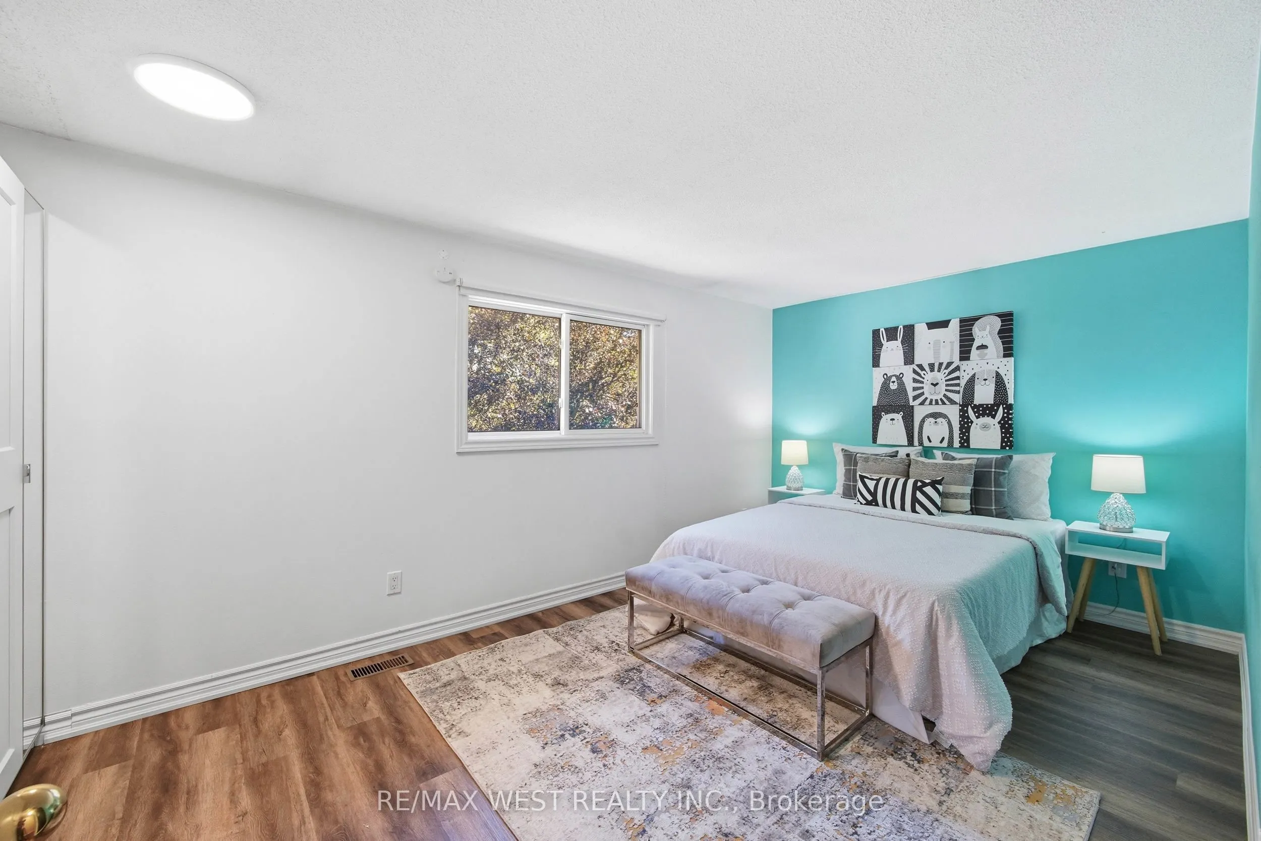 441 Paddington Crescent