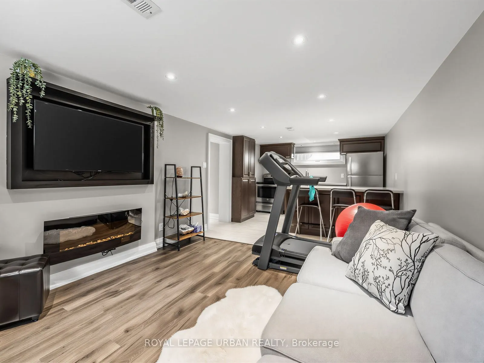 15 Samya Court