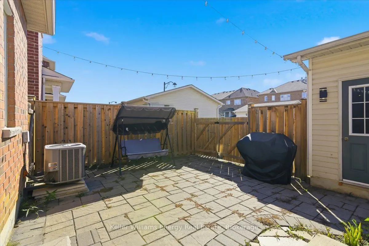 2464 Earl Grey Avenue