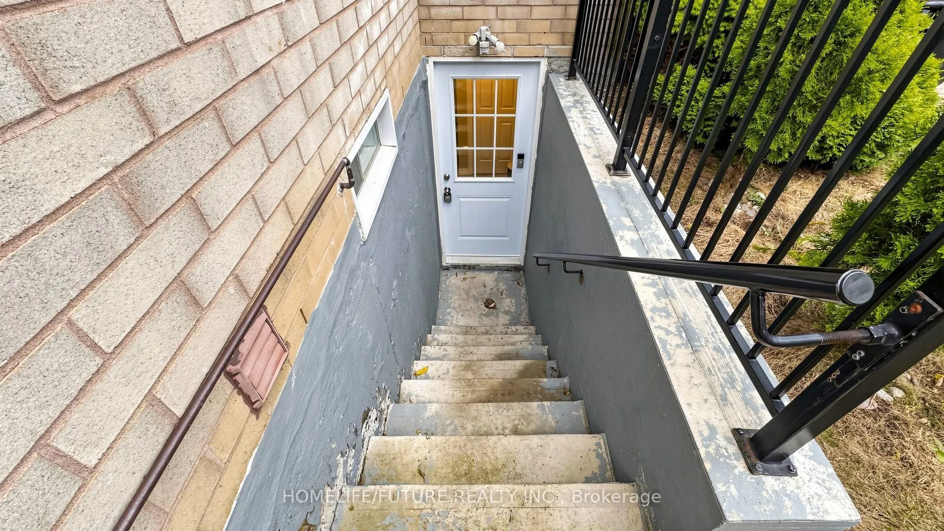 90 Bedell Crescent