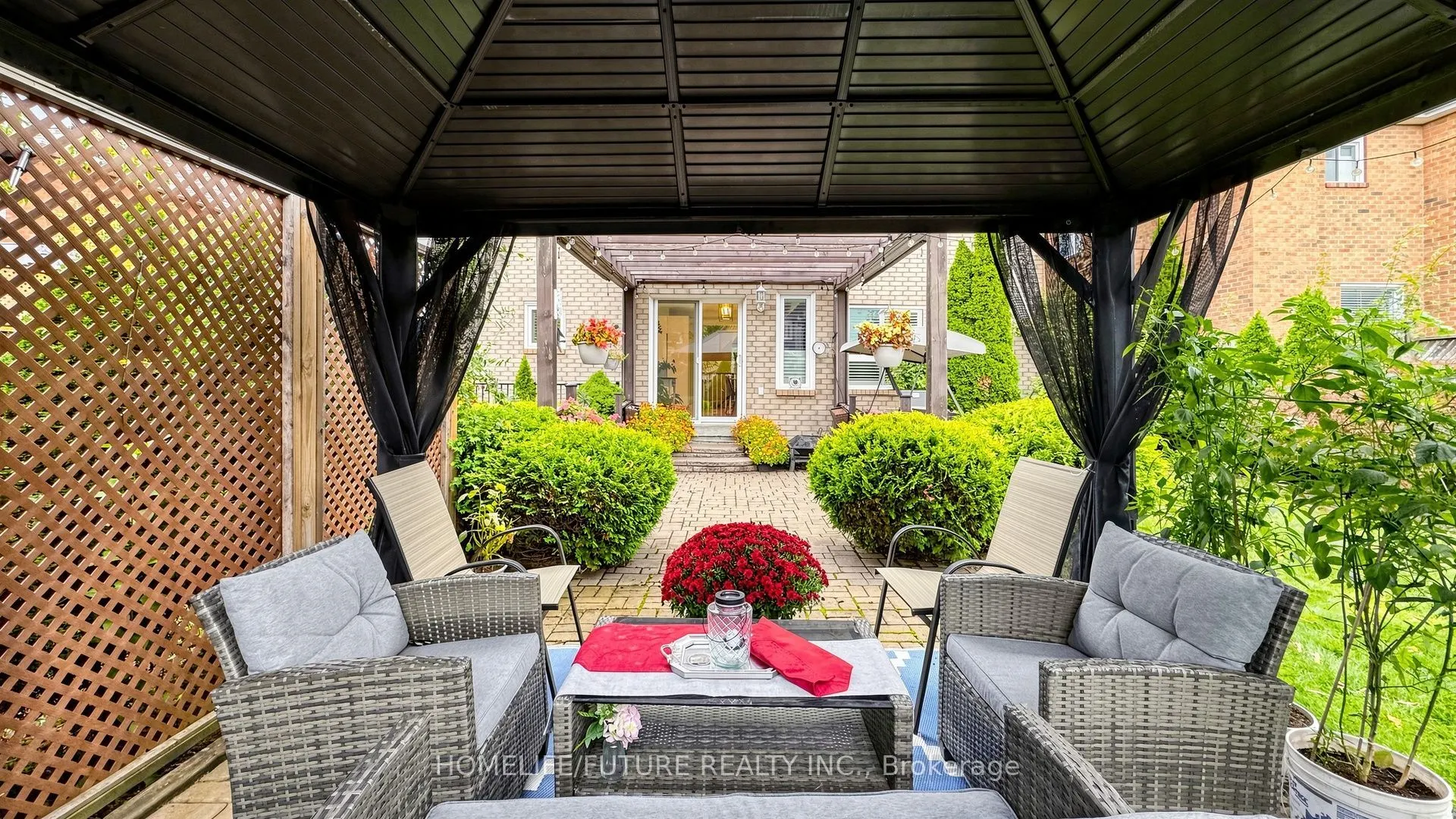 90 Bedell Crescent