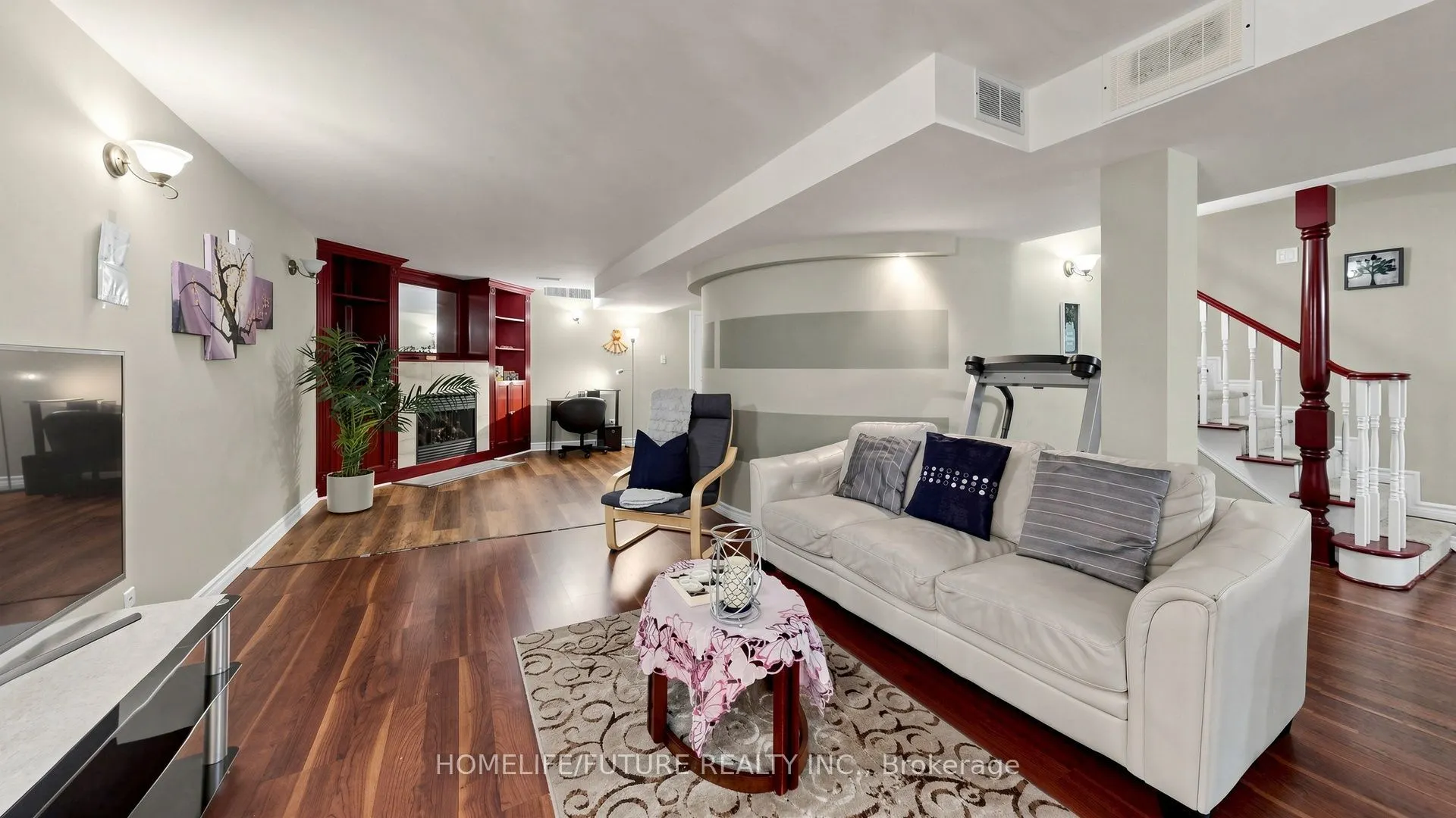 90 Bedell Crescent