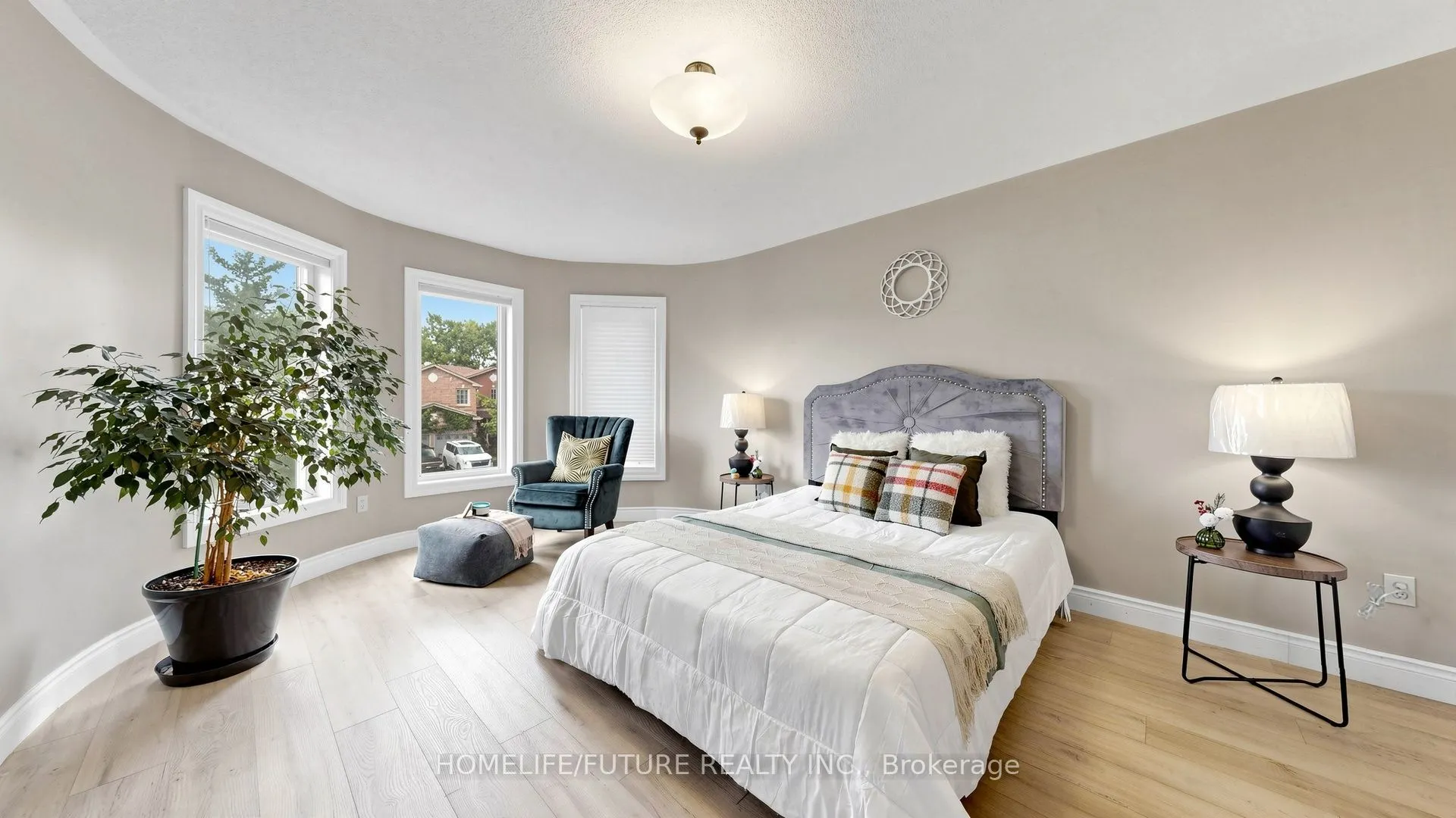90 Bedell Crescent