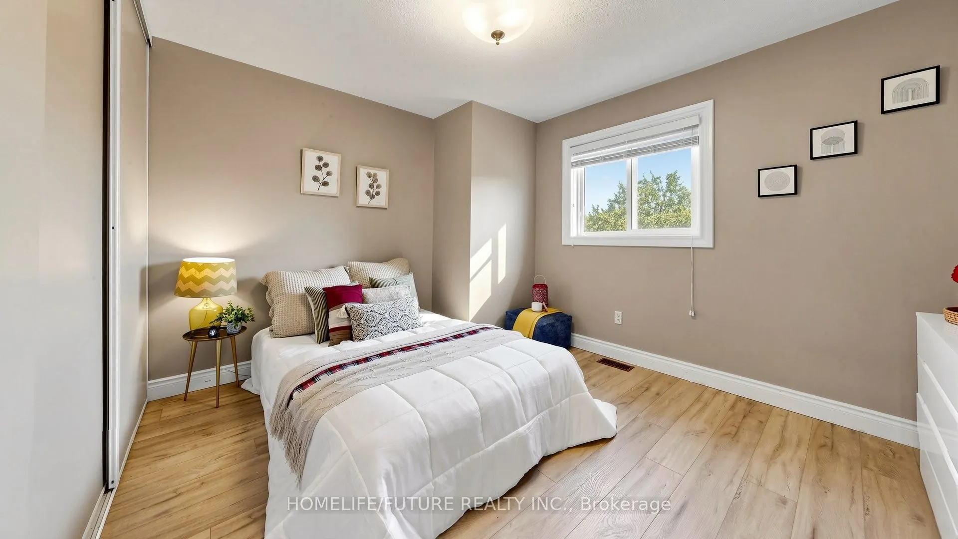 90 Bedell Crescent