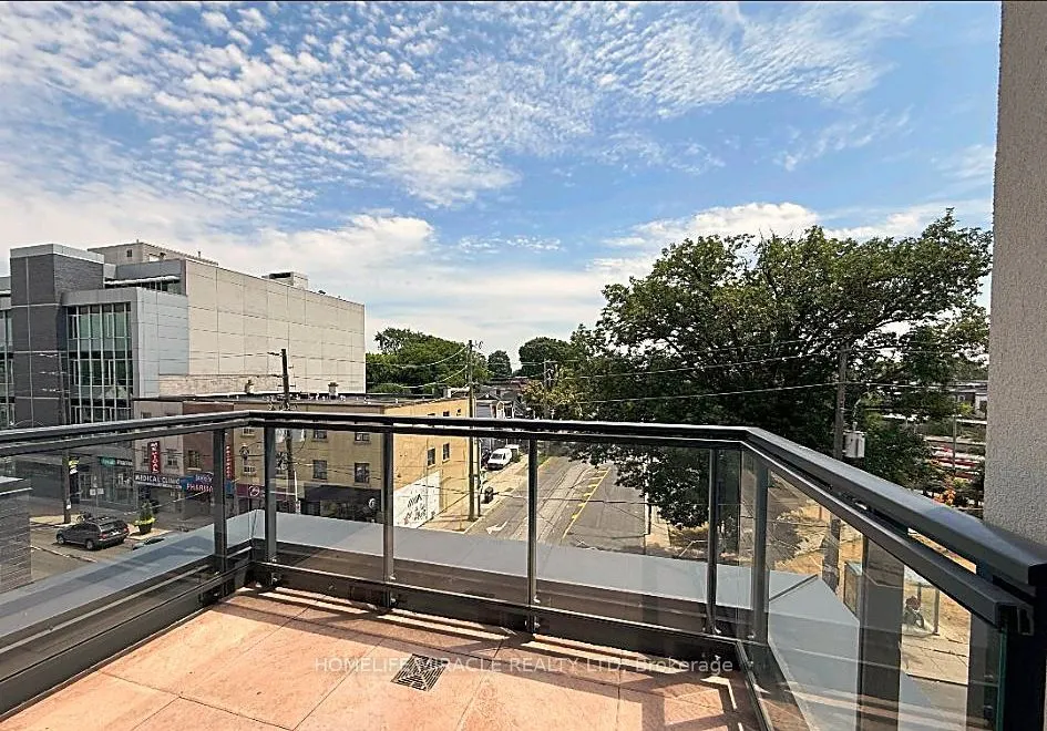 800 Broadview Avenue #404