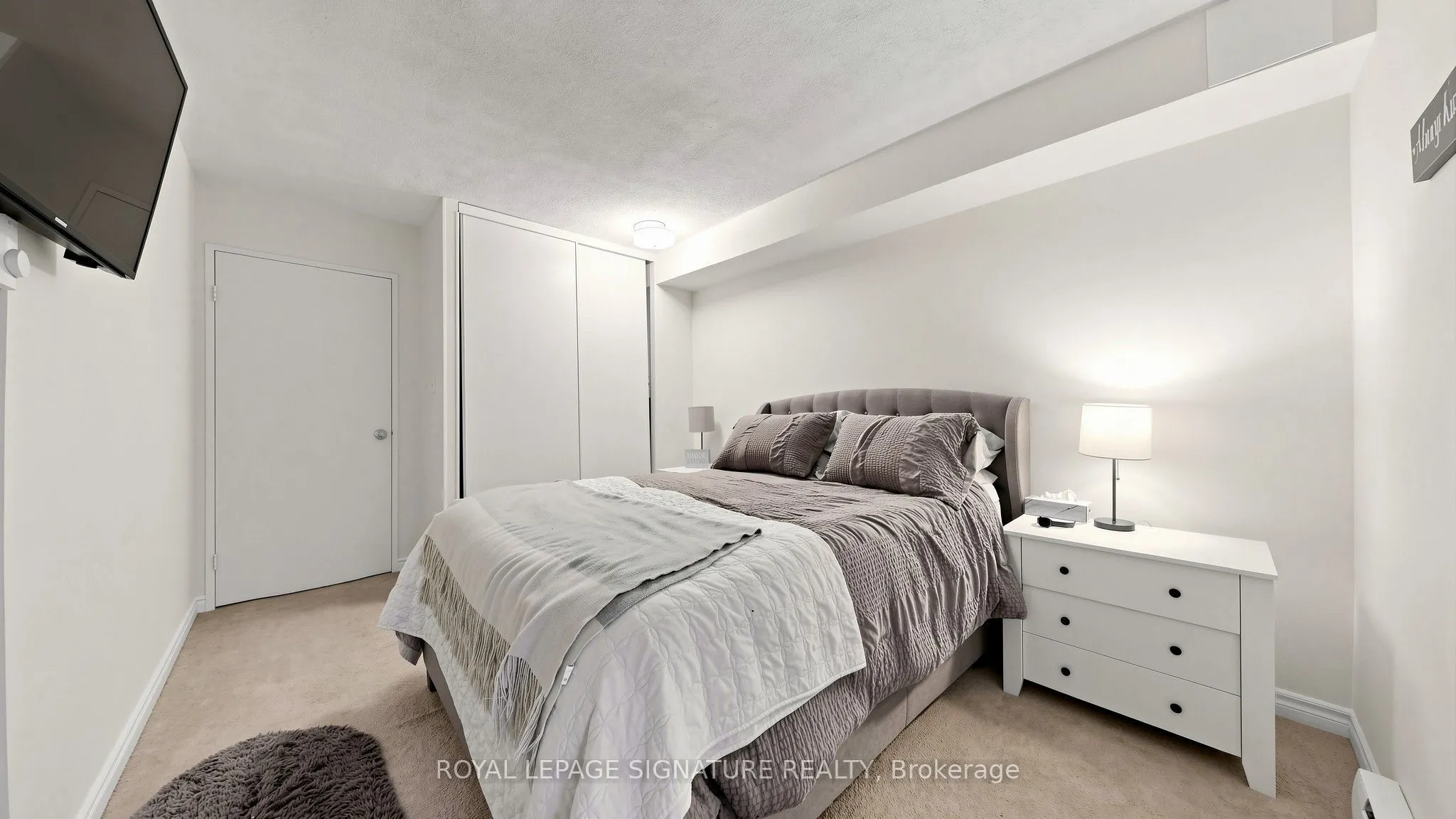 454 Centre Street S #402
