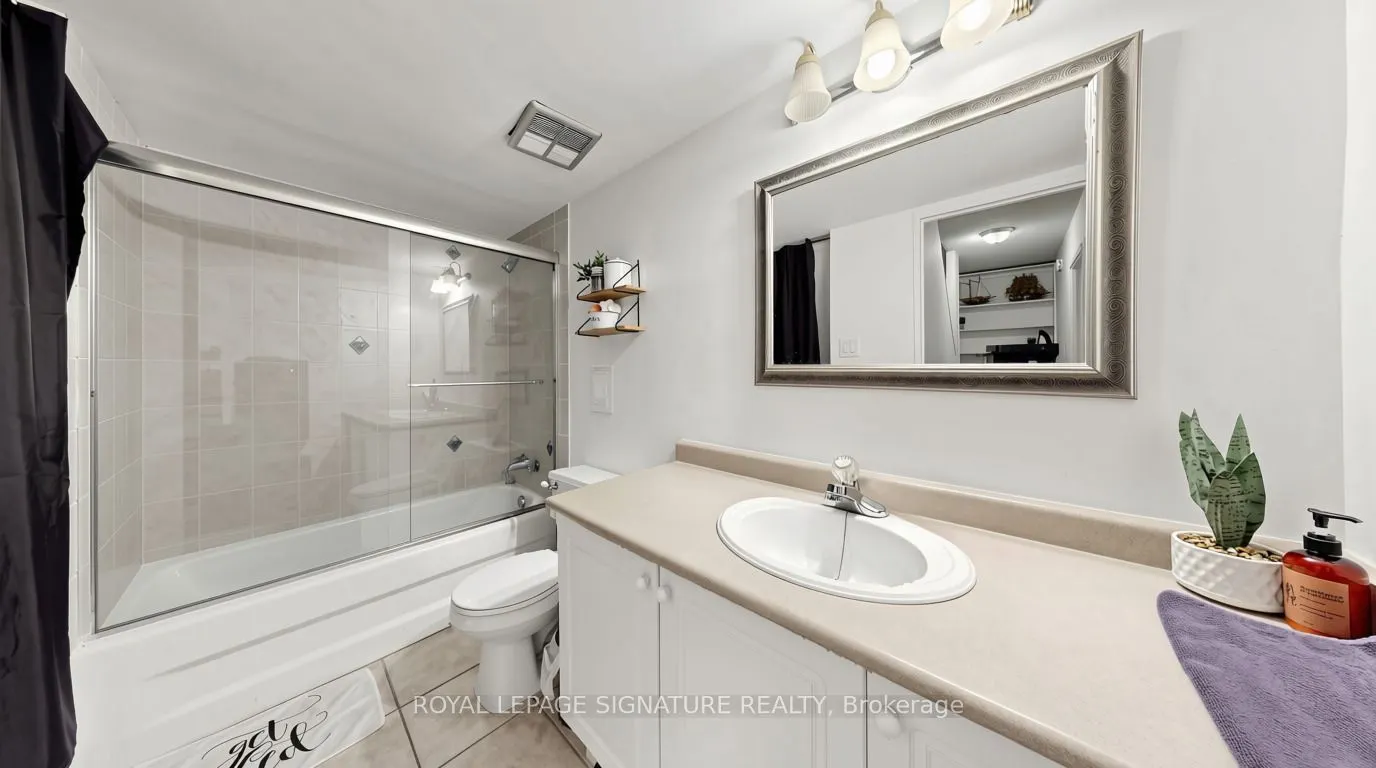 454 Centre Street S #402